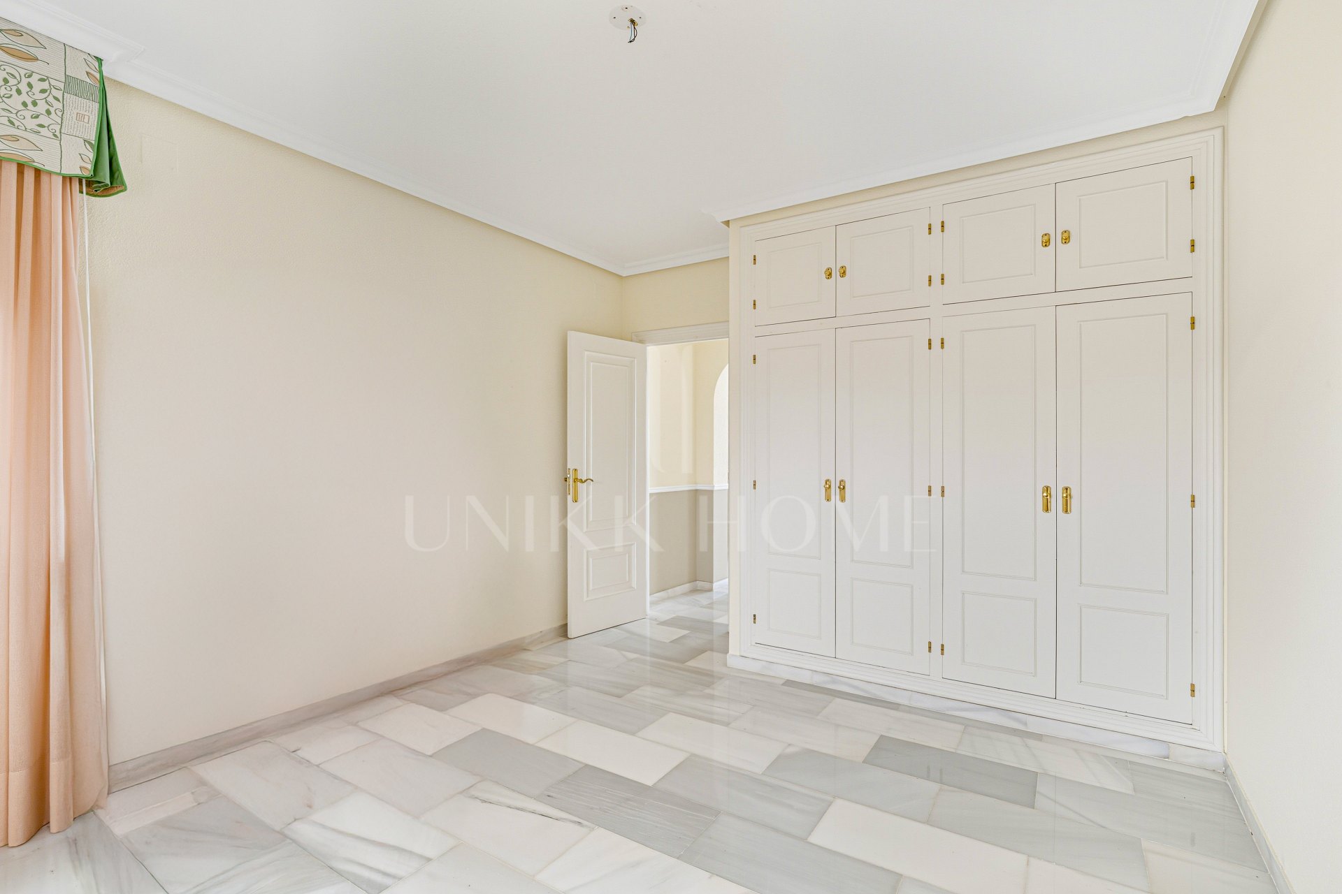 Excellent Reform Opportunity - Beautiful south facing, three bedroom Villa located in Riviera del Sol, Mijas Costa