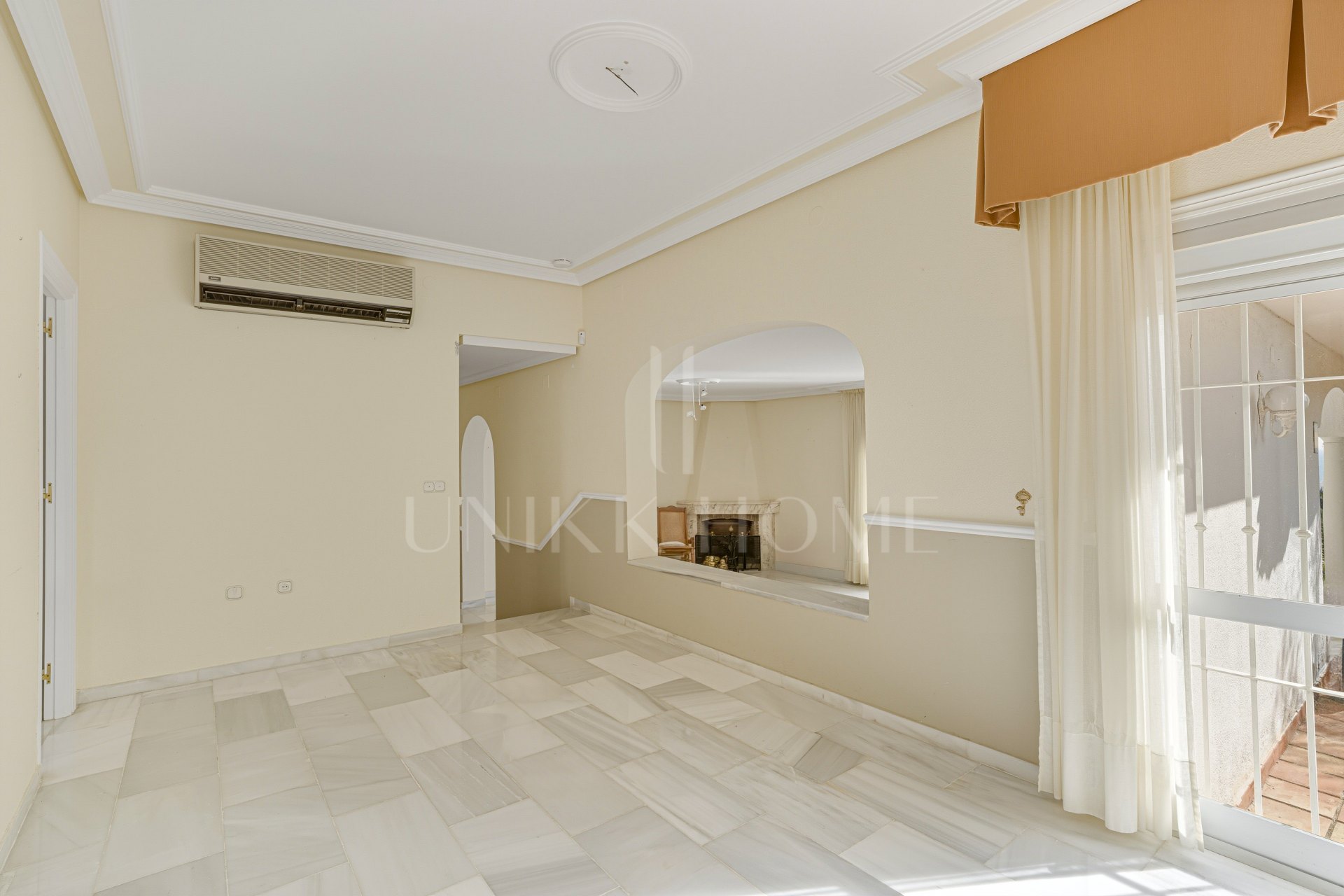 Excellent Reform Opportunity - Beautiful south facing, three bedroom Villa located in Riviera del Sol, Mijas Costa