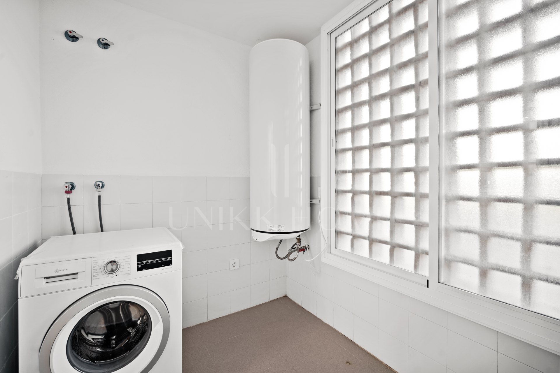 Superb three bedroom, south facing townhouse in Paraiso Bellevue, in El Paraiso on the New Golden Mile