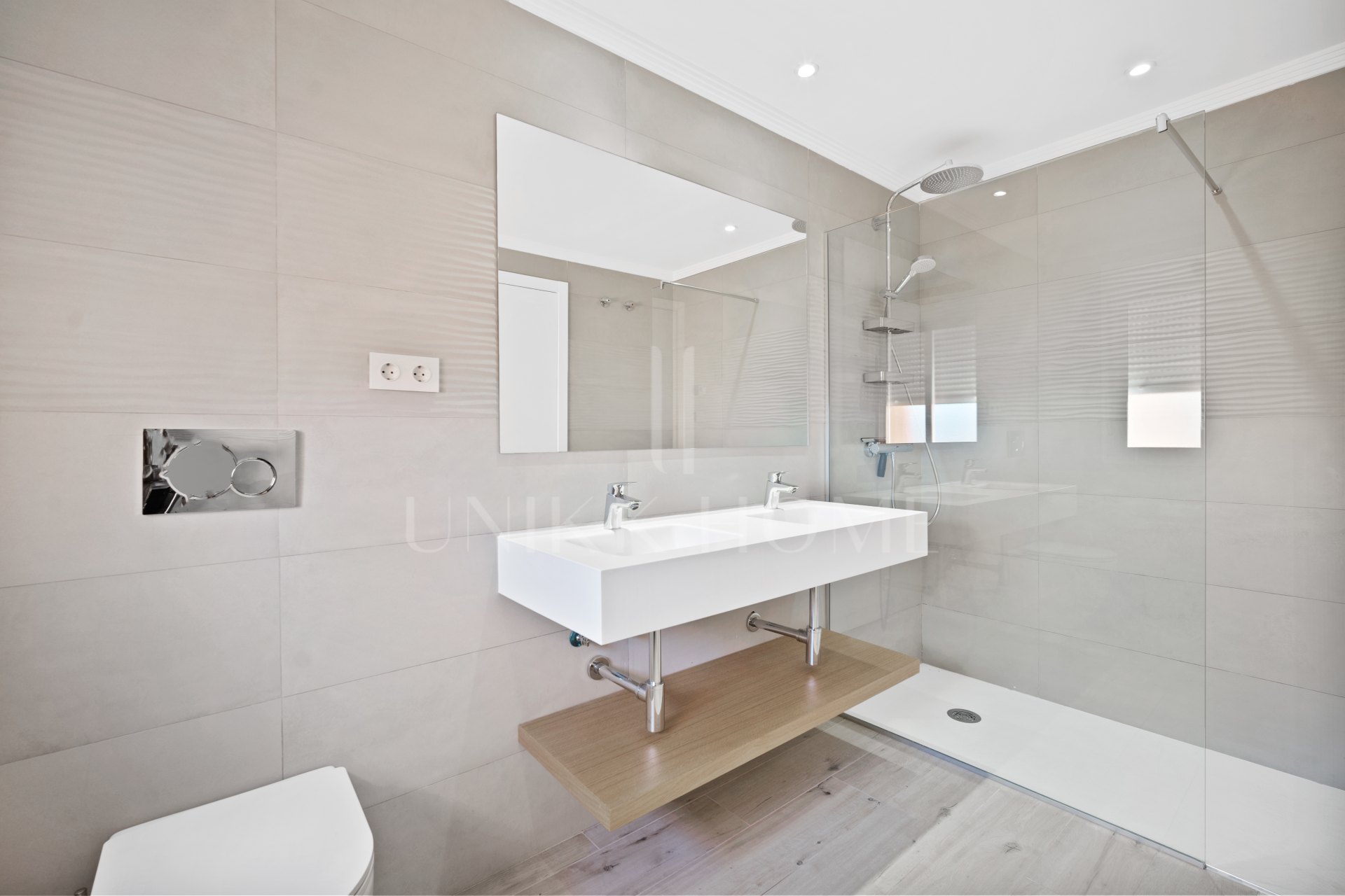 Superb three bedroom, south facing townhouse in Paraiso Bellevue, in El Paraiso on the New Golden Mile