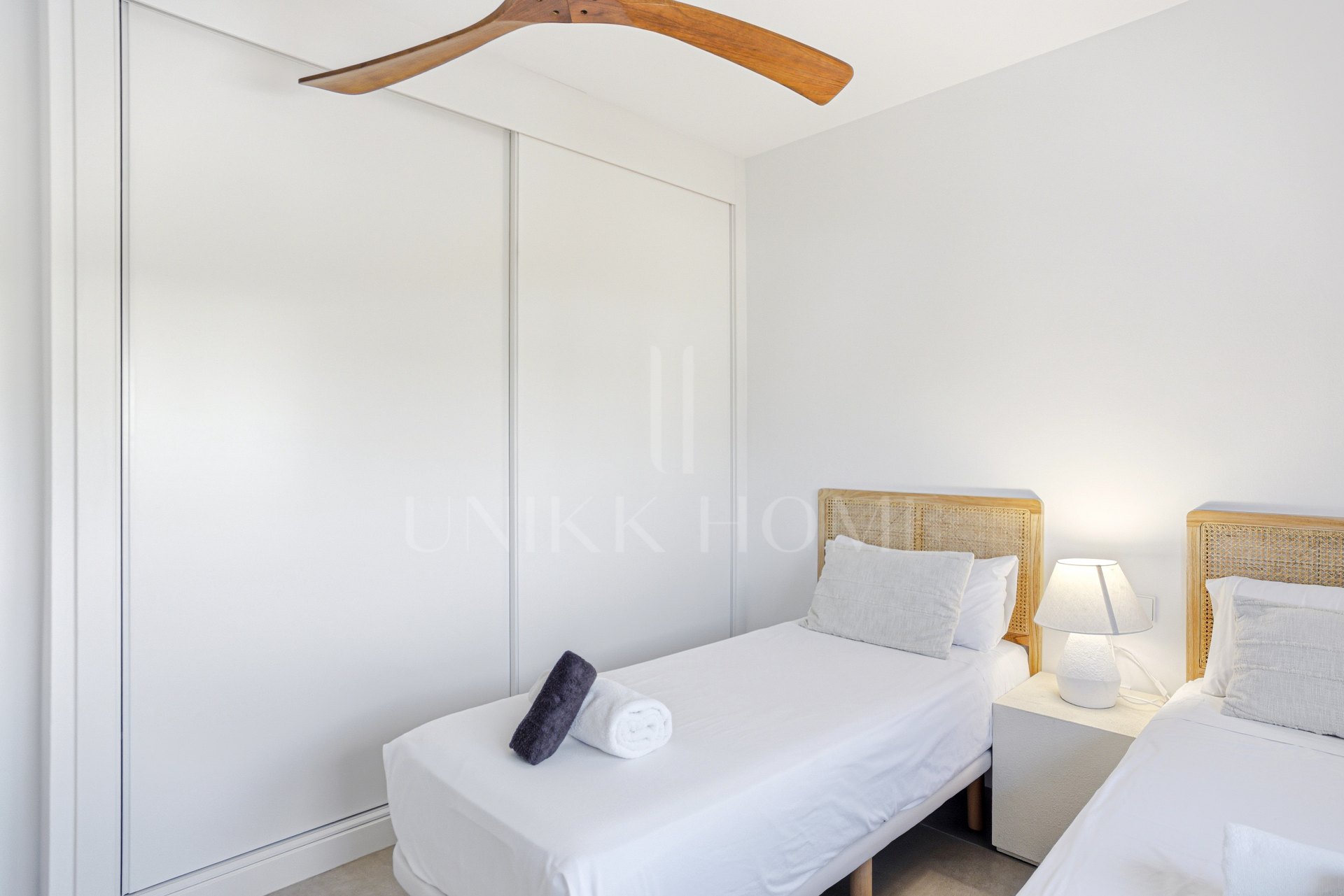 Elegant, three bedroom townhouse located in the gated community of Agra Residencial, Estepona