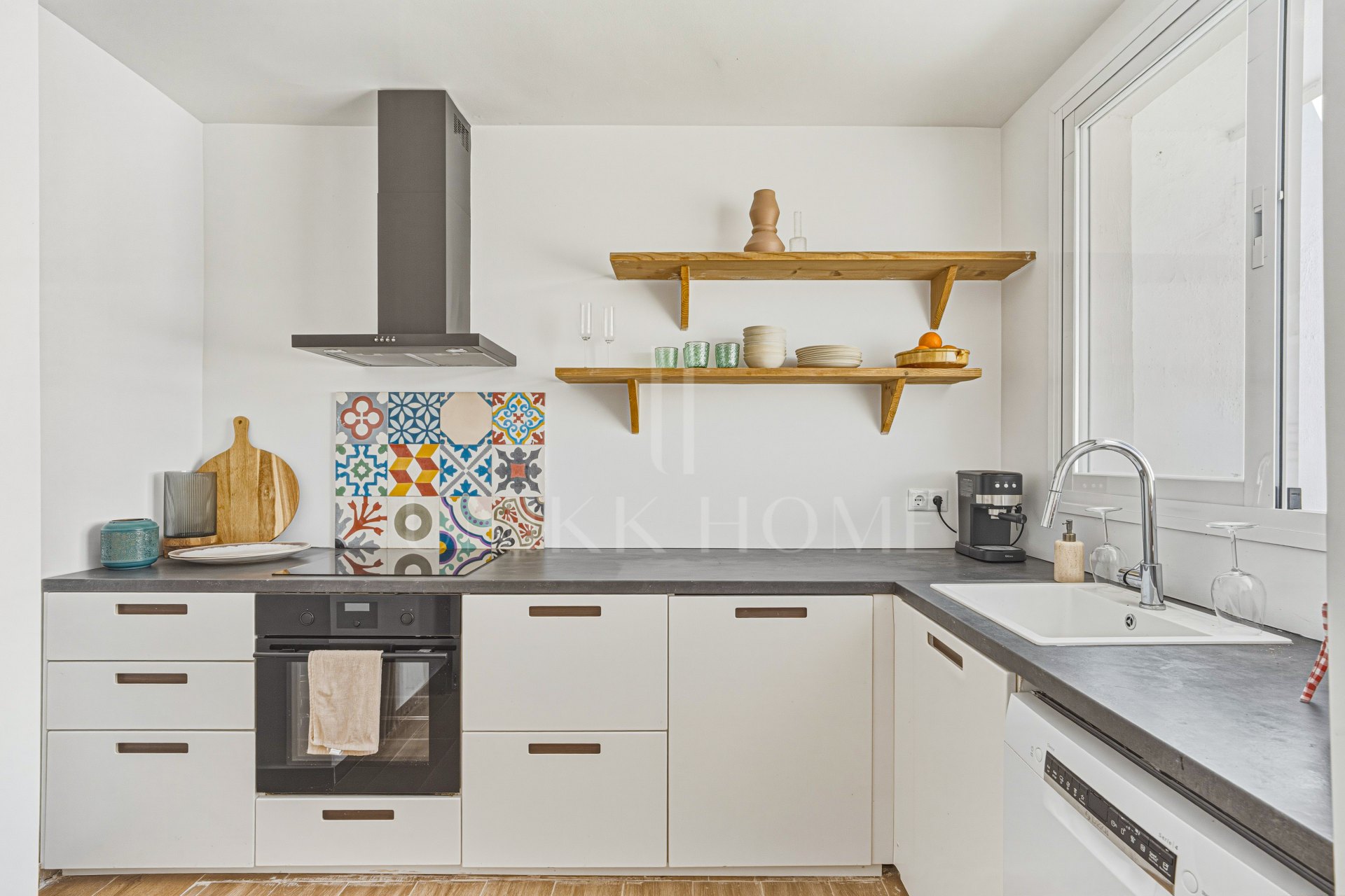 Hermosa, orientada al sureste, casa de tres dormitorios situada en la zona más codiciada de Cabopino, Marbella