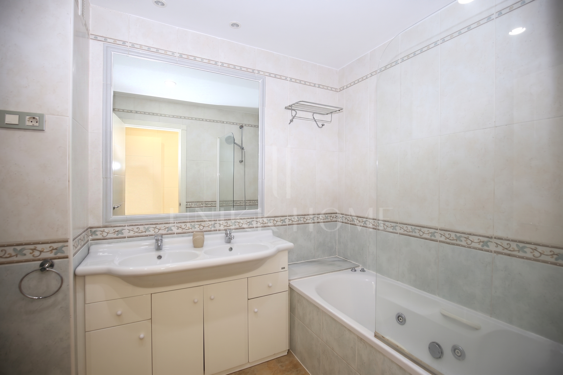 Oportunidades de reforma - Gran apartamento de dos dormitorios, planta baja en Riviera del Sol, Mijas