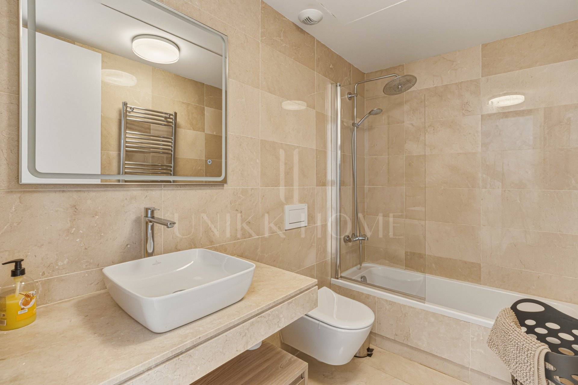 Immaculate four-bedroom townhouse located in an exclusive community in La Cala de Mijas