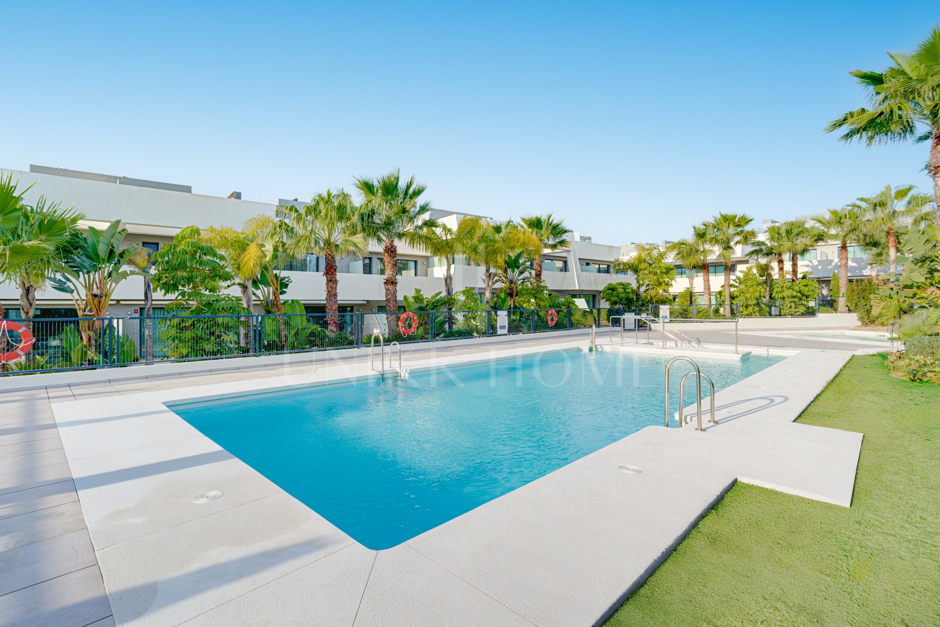 Immaculate four-bedroom townhouse located in an exclusive community in La Cala de Mijas