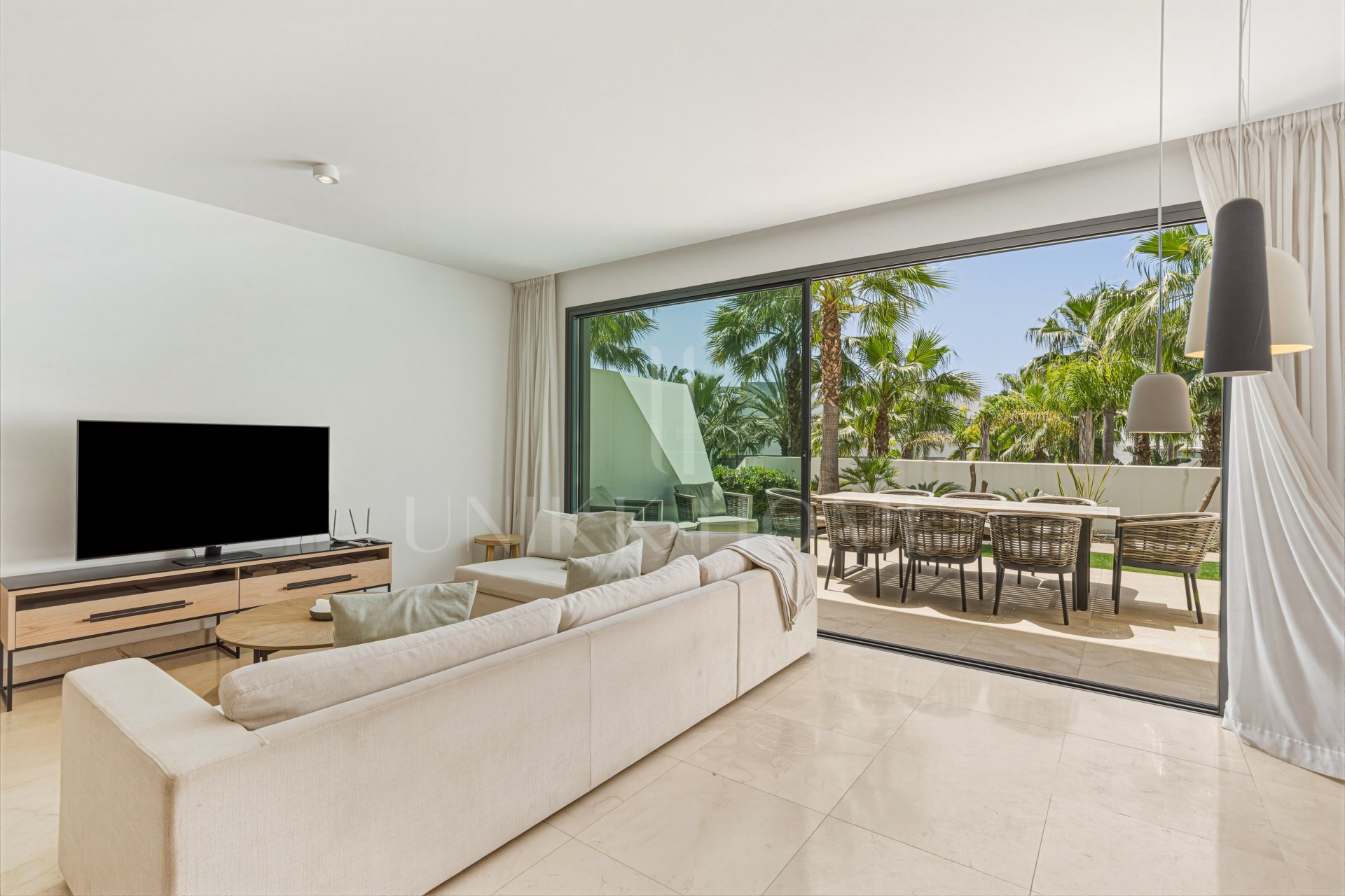 Immaculate four-bedroom townhouse located in an exclusive community in La Cala de Mijas