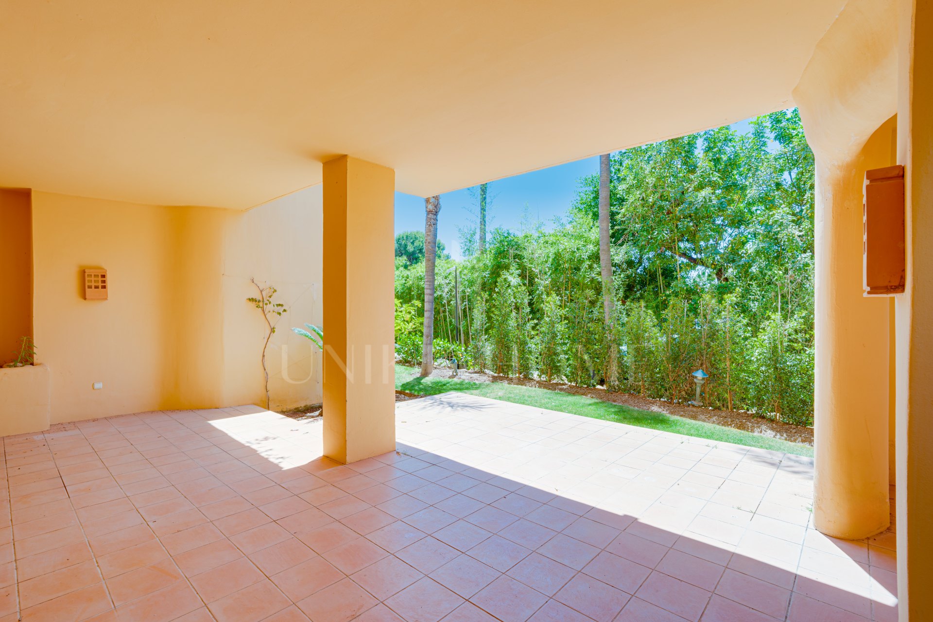 Beautiful, two bedroom, south facing ground floor apartment in the prestigious Mansion Club Marbella