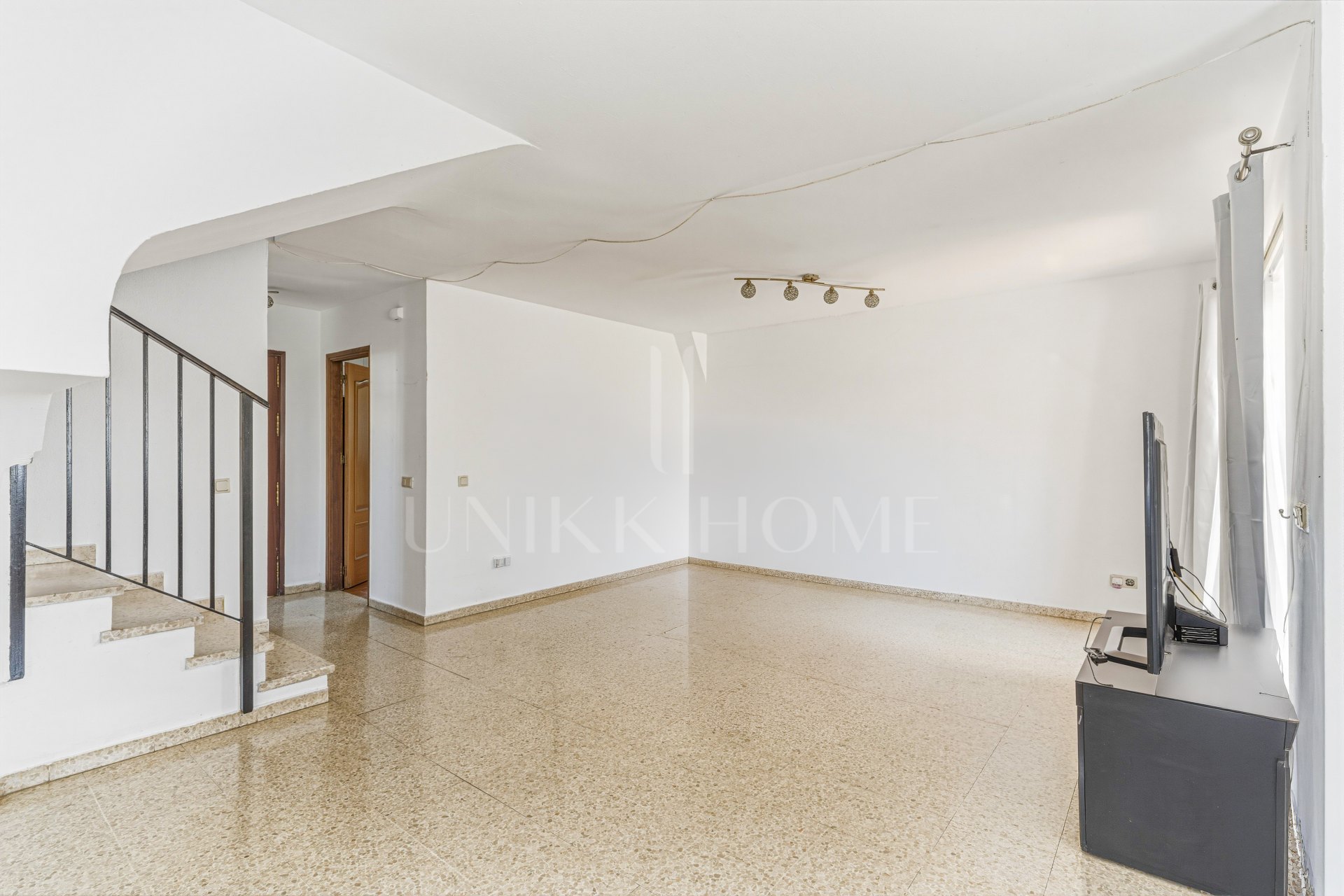 Renovation Project – Three-Bedroom Corner Townhouse with Large Private Garden in Nueva Atalaya, Estepona