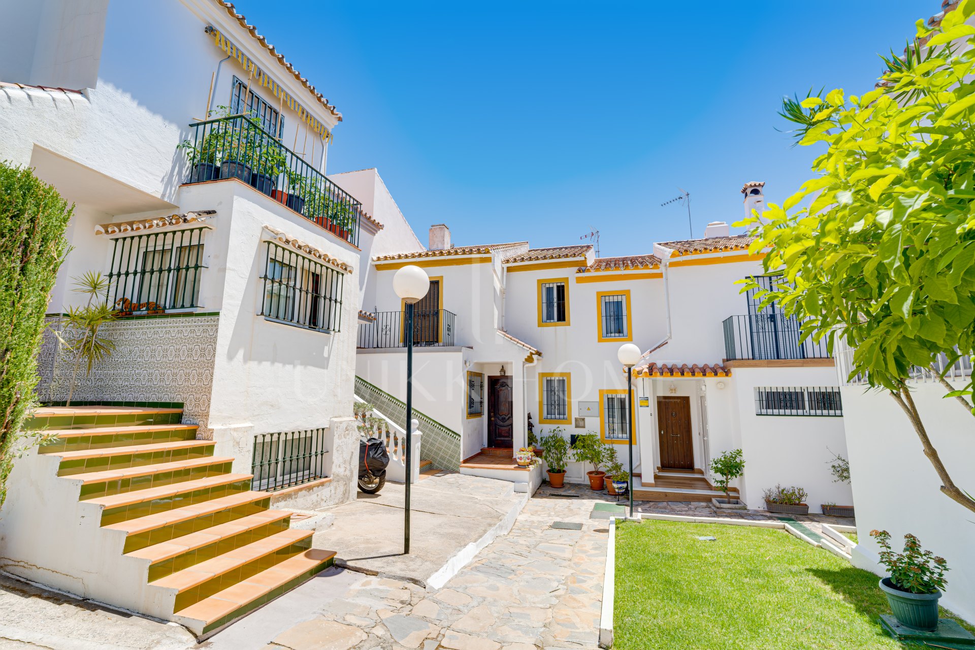 Renovation Project – Three-Bedroom Corner Townhouse with Large Private Garden in Nueva Atalaya, Estepona