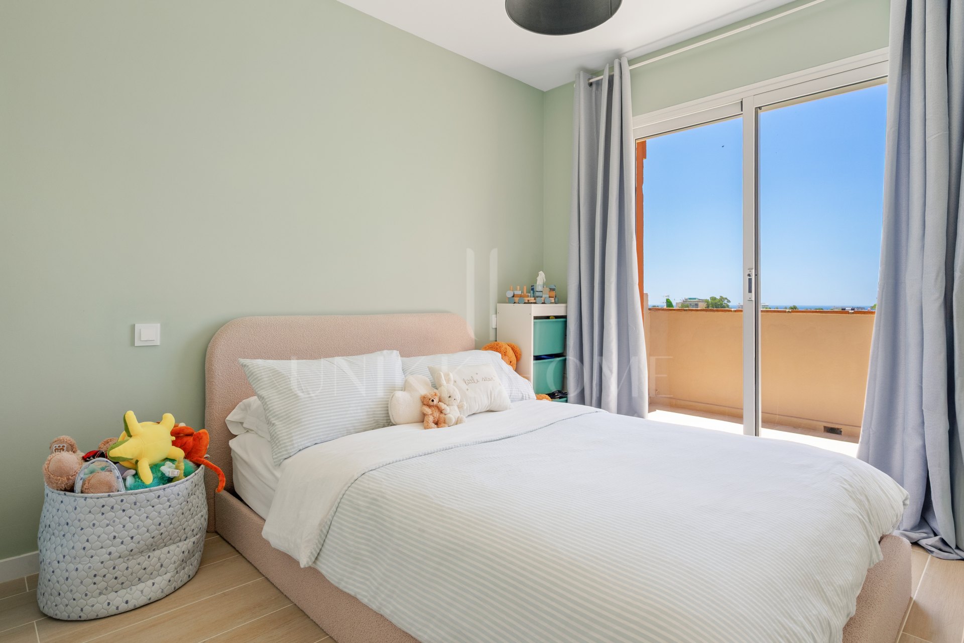 Beautifully reformed three-bedroom townhouse with a private garden in Nueva Atalya