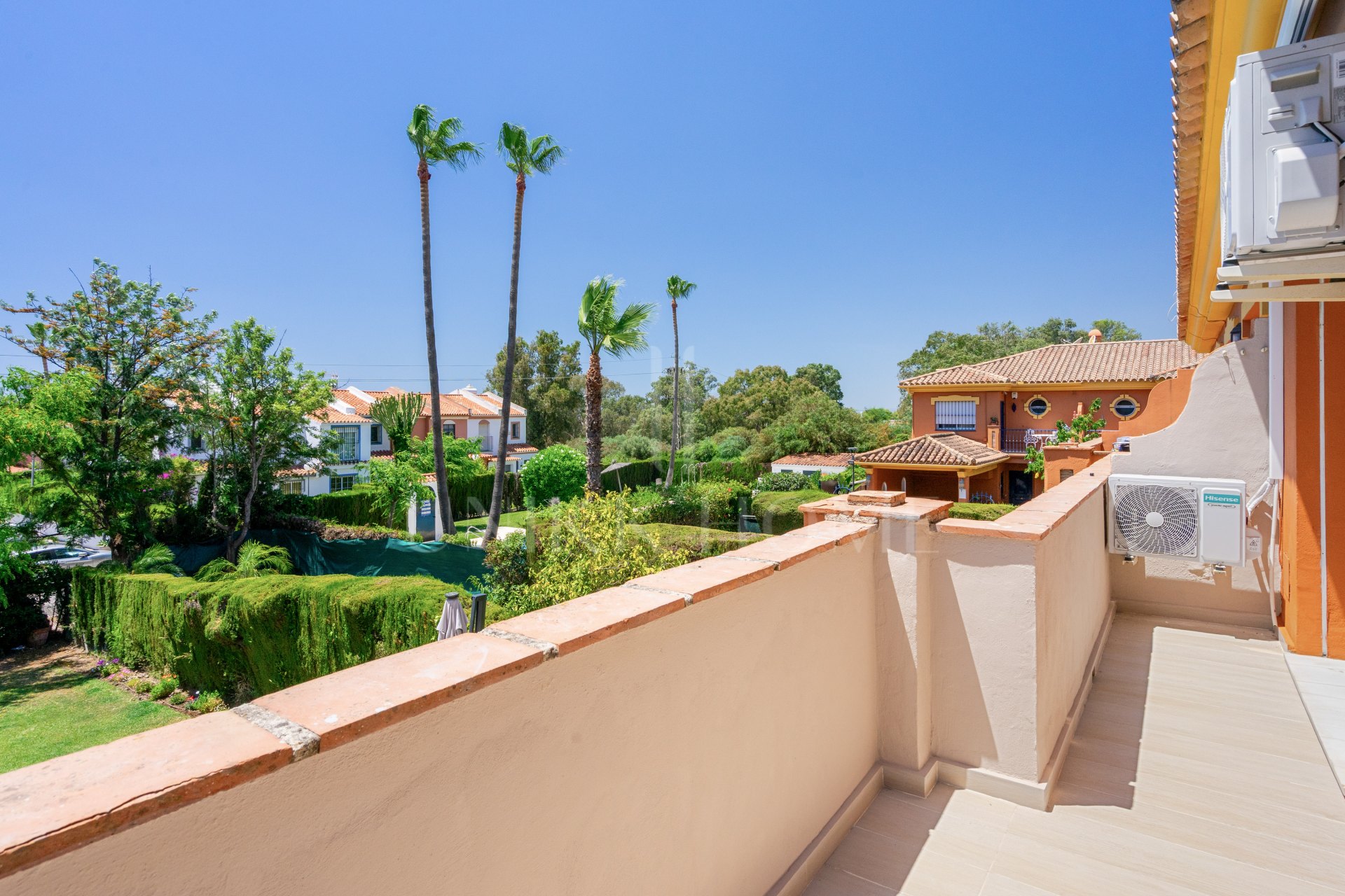 Beautifully reformed three-bedroom townhouse with a private garden in Nueva Atalya