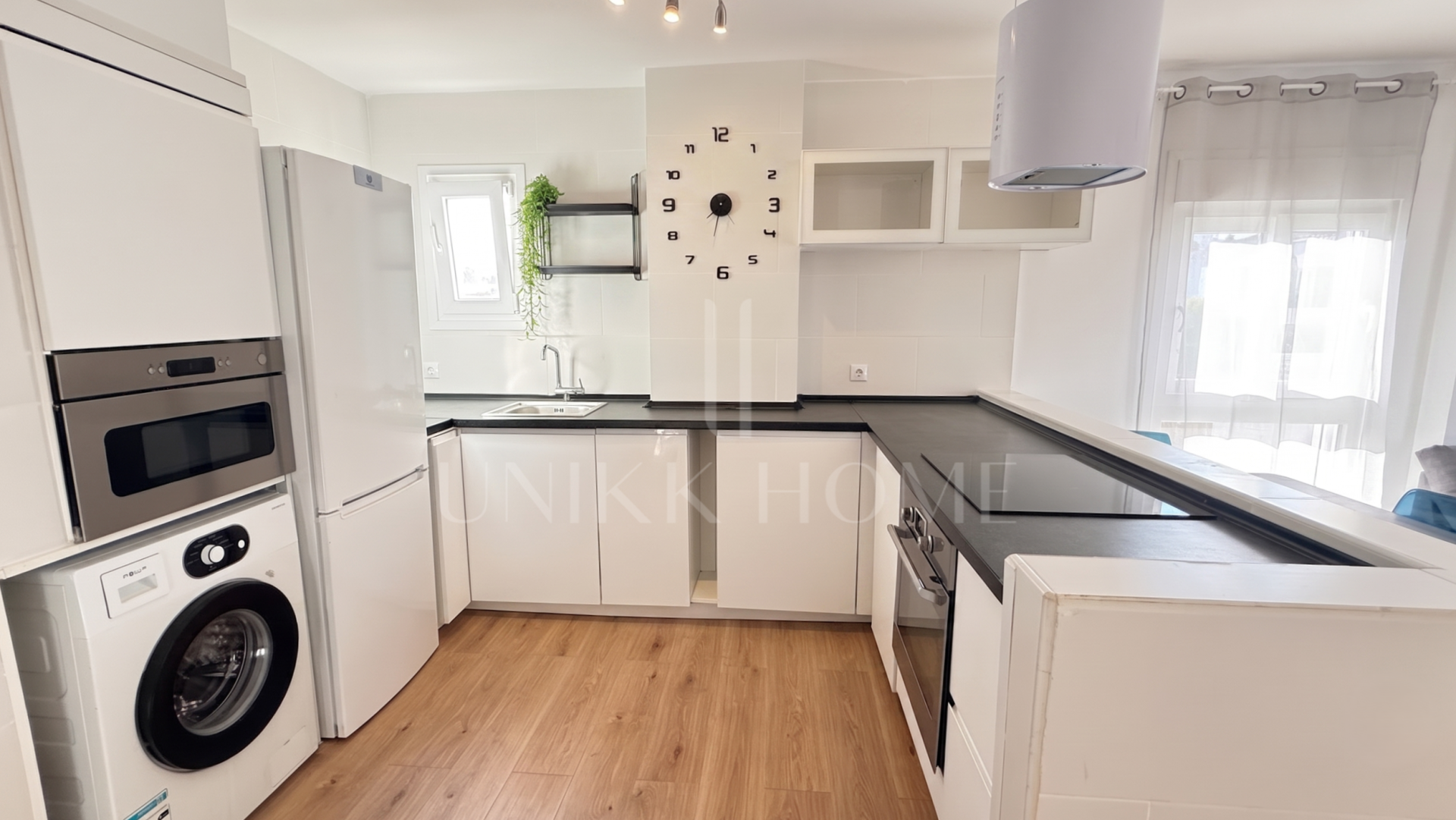 Beautifully reformed, south east facing three bedroom penthouse located in the sought-after gated community Parque Elviria, Marbella
