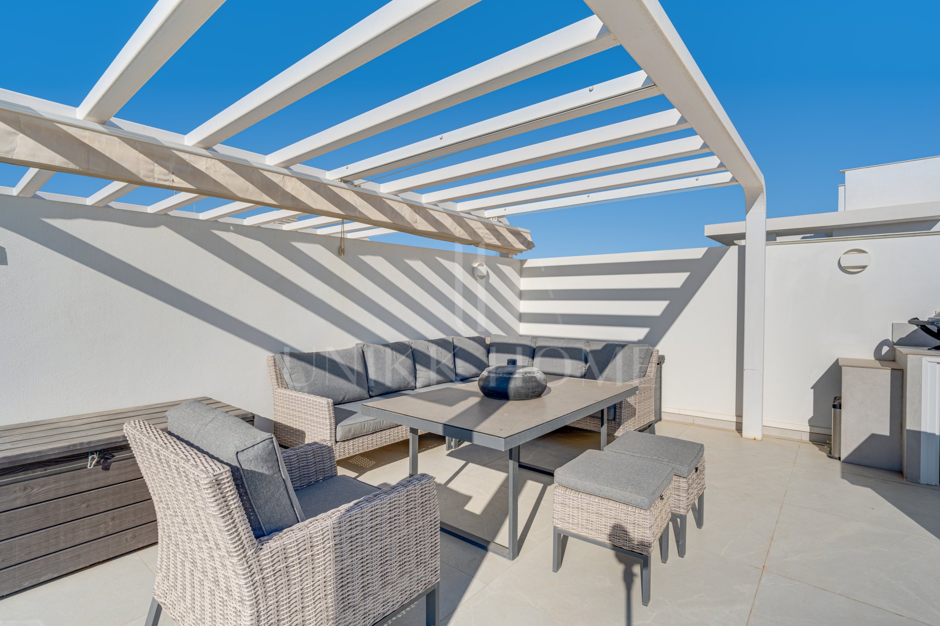 Stunning two bedroom, south facing duplex penthouse in the exclusive Med Two, El Higuerón residential complex - Fuengirola