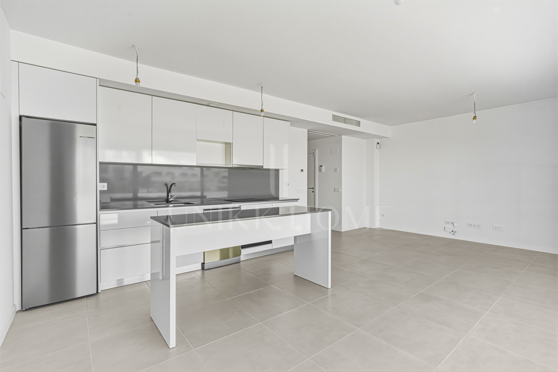 Brand new southwest facing two bedroom apartment located in the sought-after gated community Acqua Gardens, Estepona