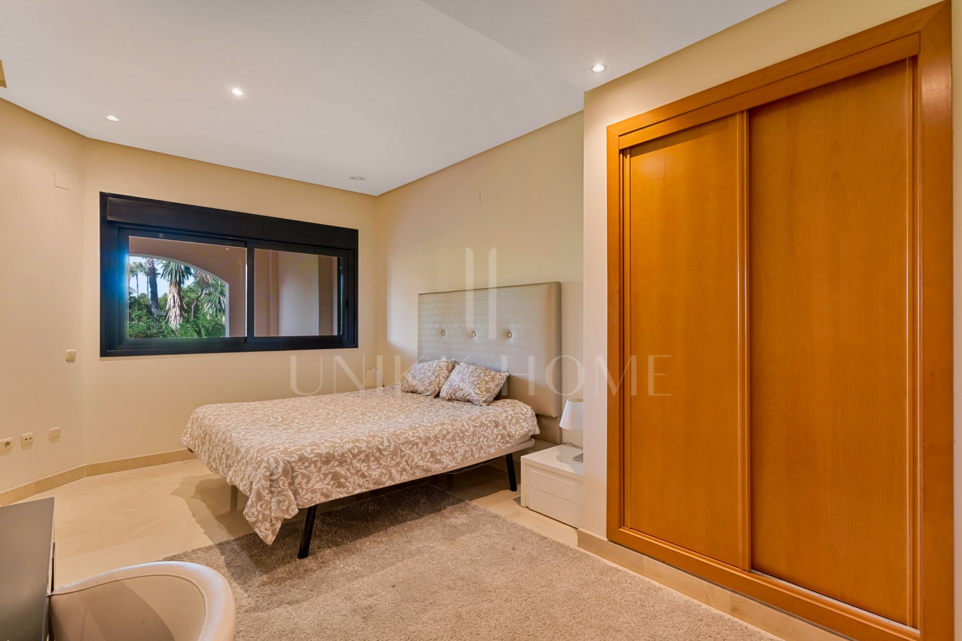 Spacious two bedroom apartment in Las Mimosas - an exclusive gated community located within walking distance of Puerto Banús
