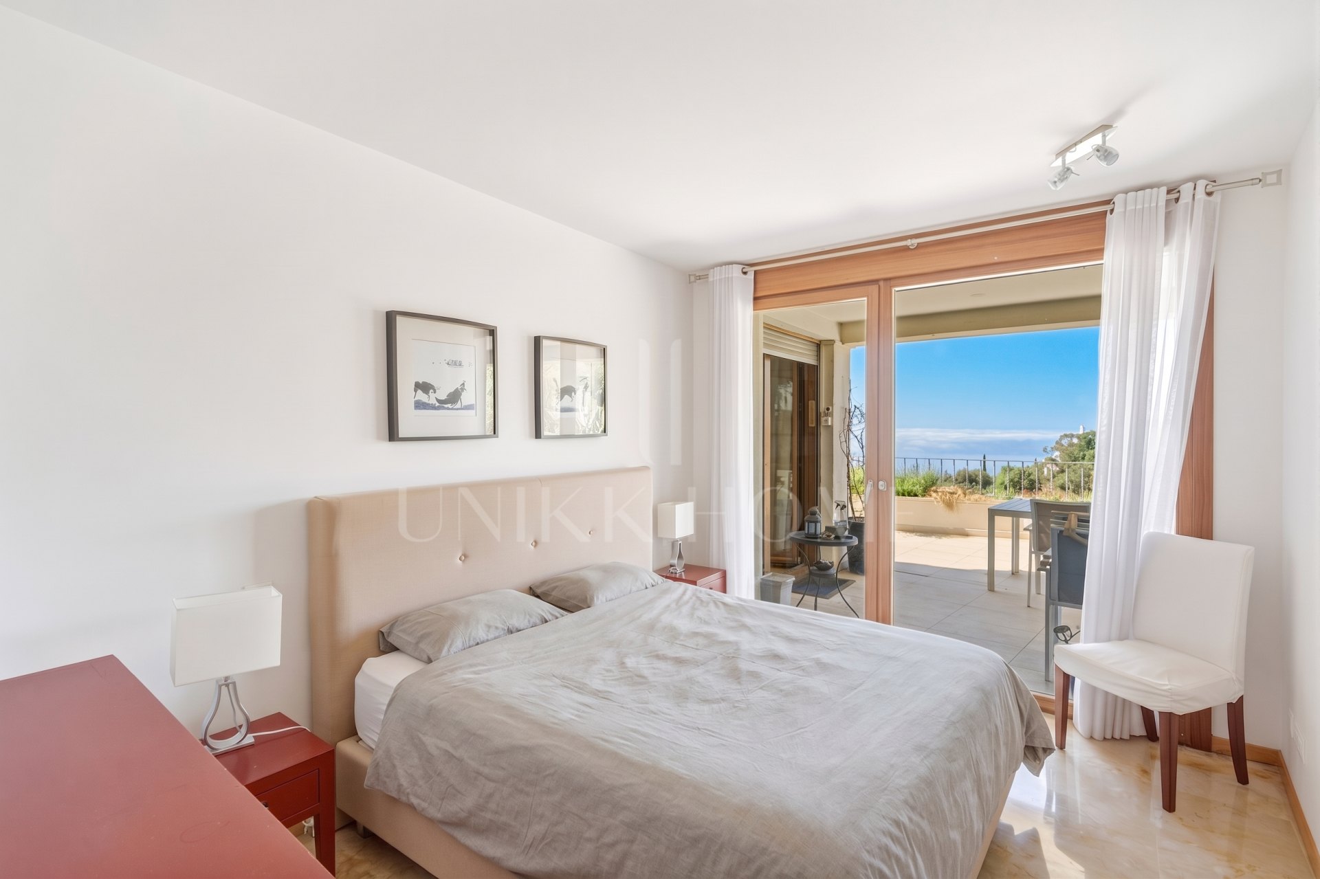 Bright and spacious elevated ground floor apartment in the sought-after gated community of Lomas de Los Monteros, Marbella