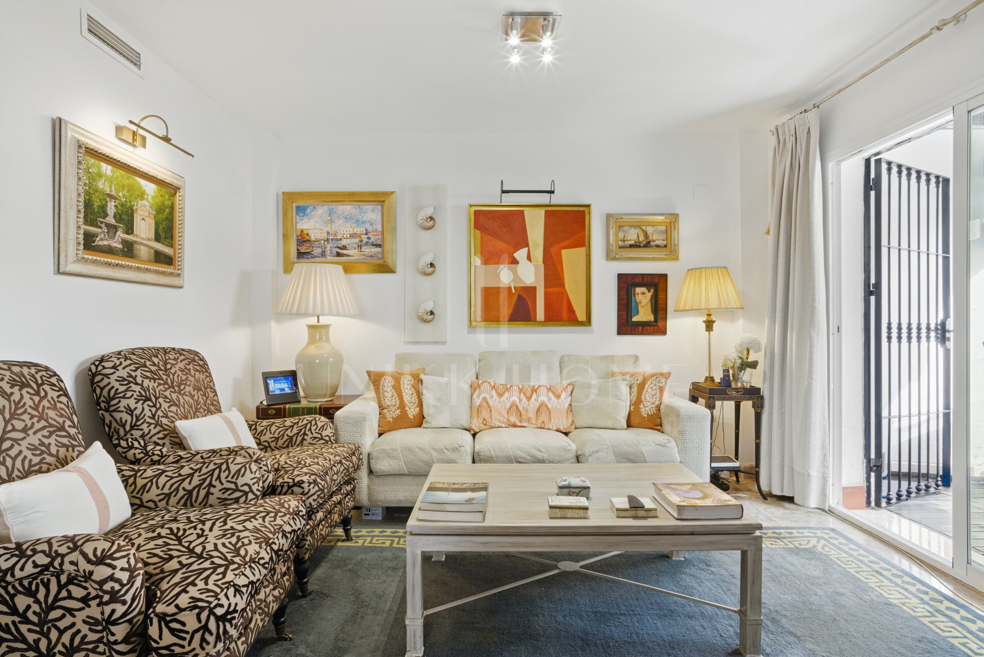 Exclusiva casa de tres dormitorios en Los Naranjos de Marbella.