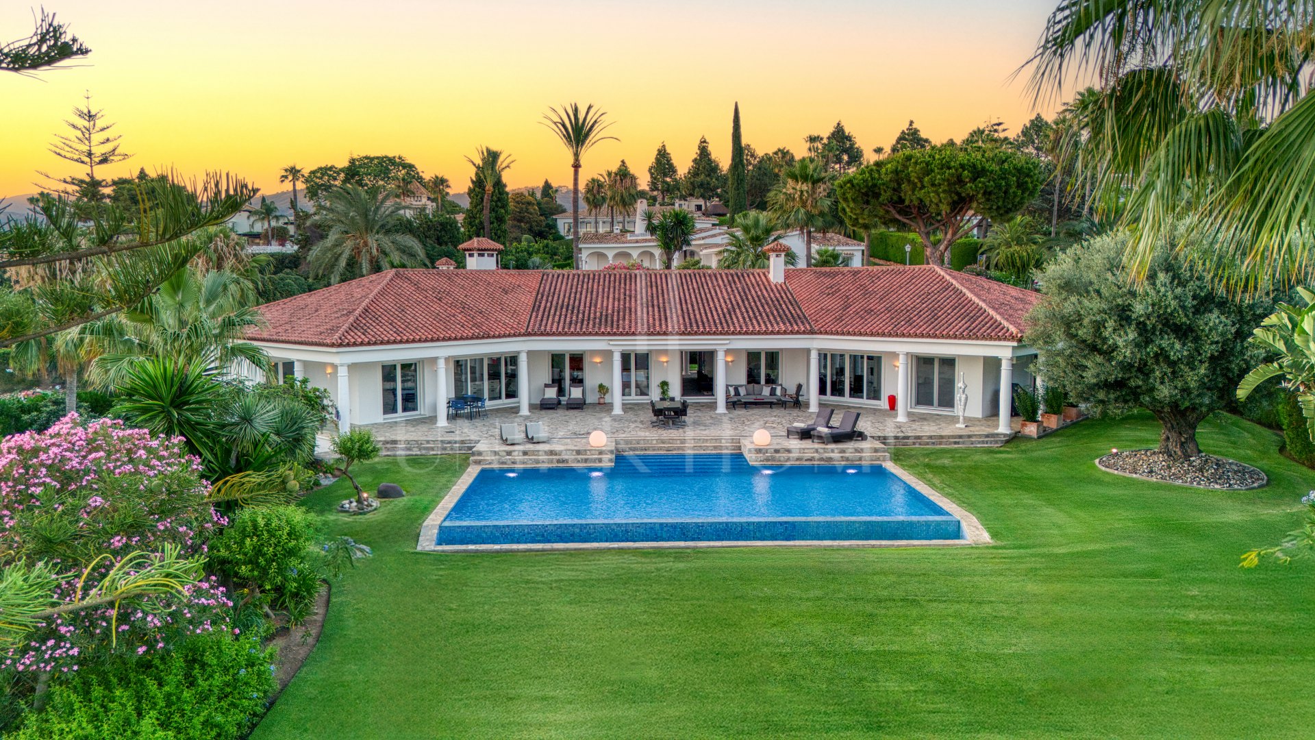 Beautiful, south facing four bedroom Villa located in the sought after area of Hacienda Las Chapas, Marbella