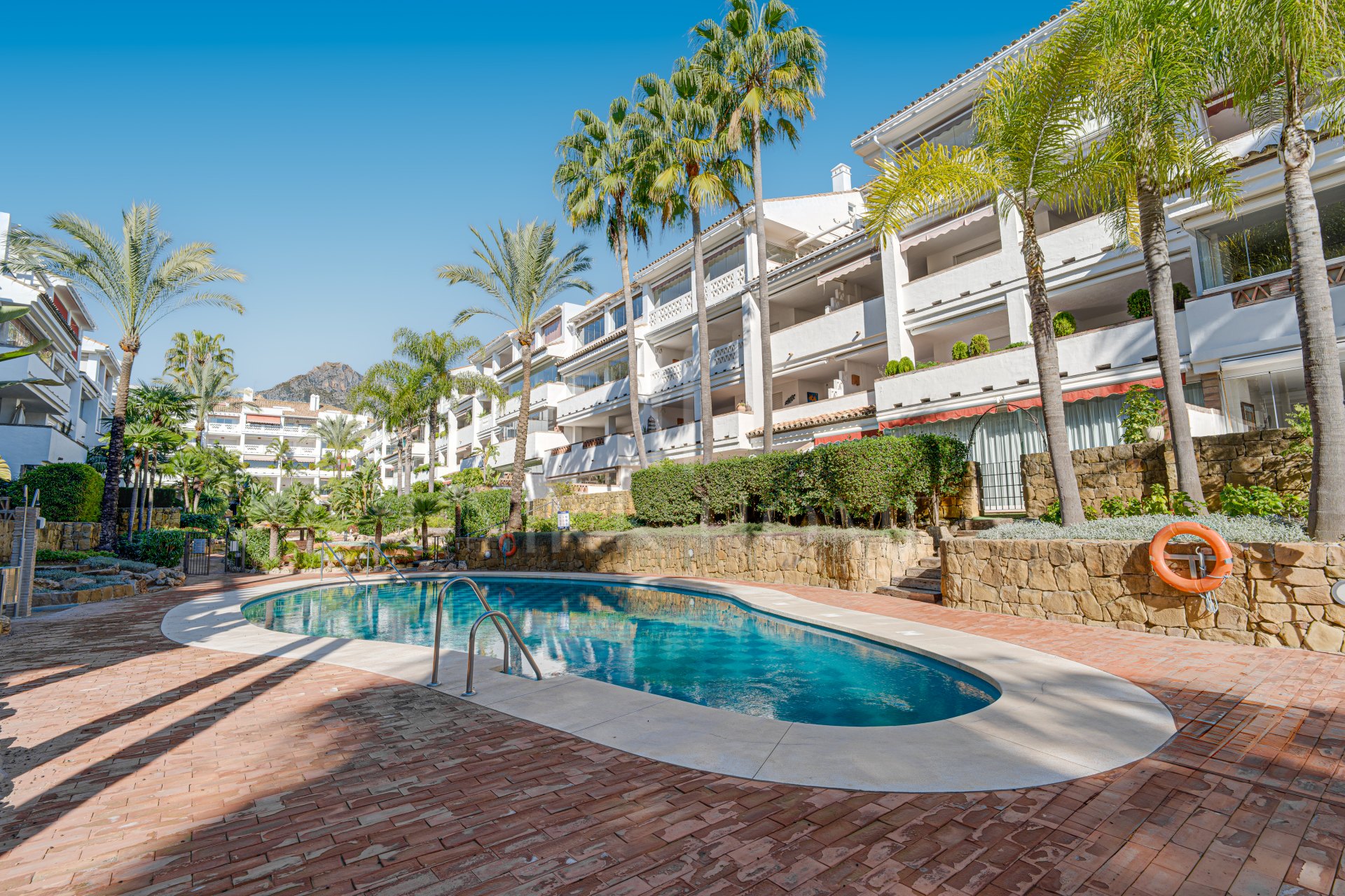 Excellent, fully renovated, three bedroom first floor apartment on Marbella’s Golden Mile
