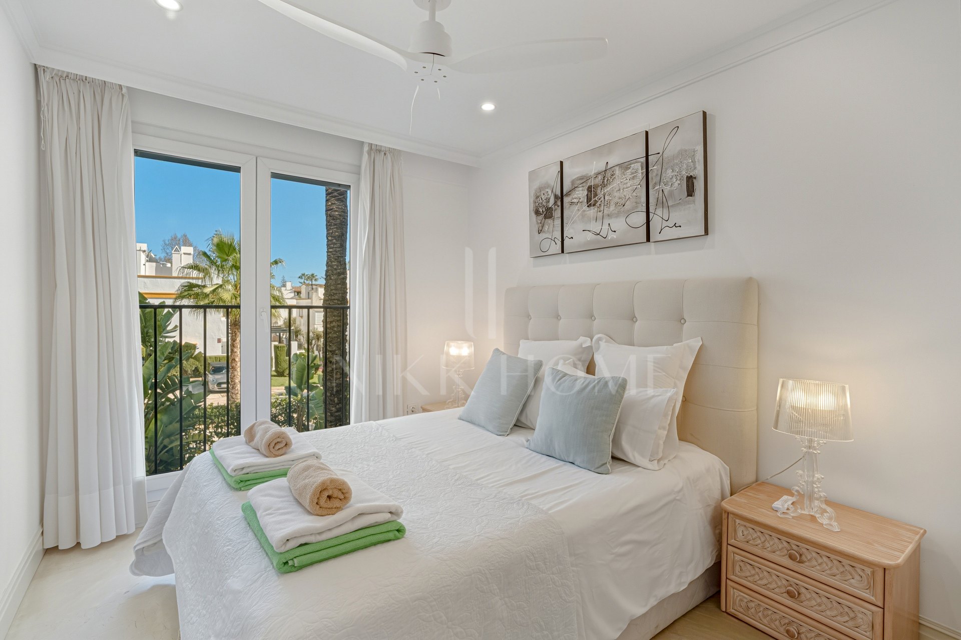 Excellent, fully renovated, three bedroom first floor apartment on Marbella’s Golden Mile