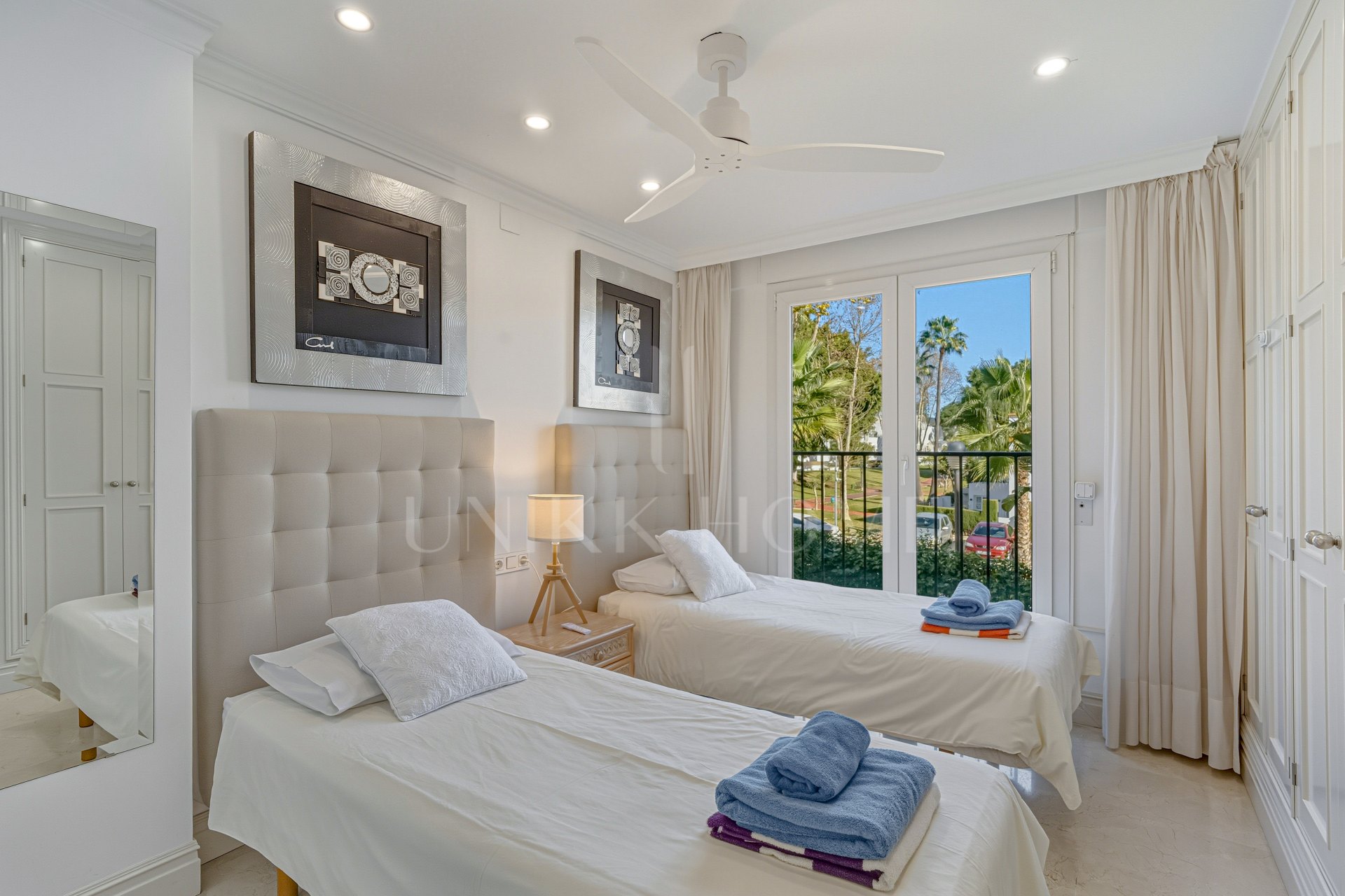 Excellent, fully renovated, three bedroom first floor apartment on Marbella’s Golden Mile