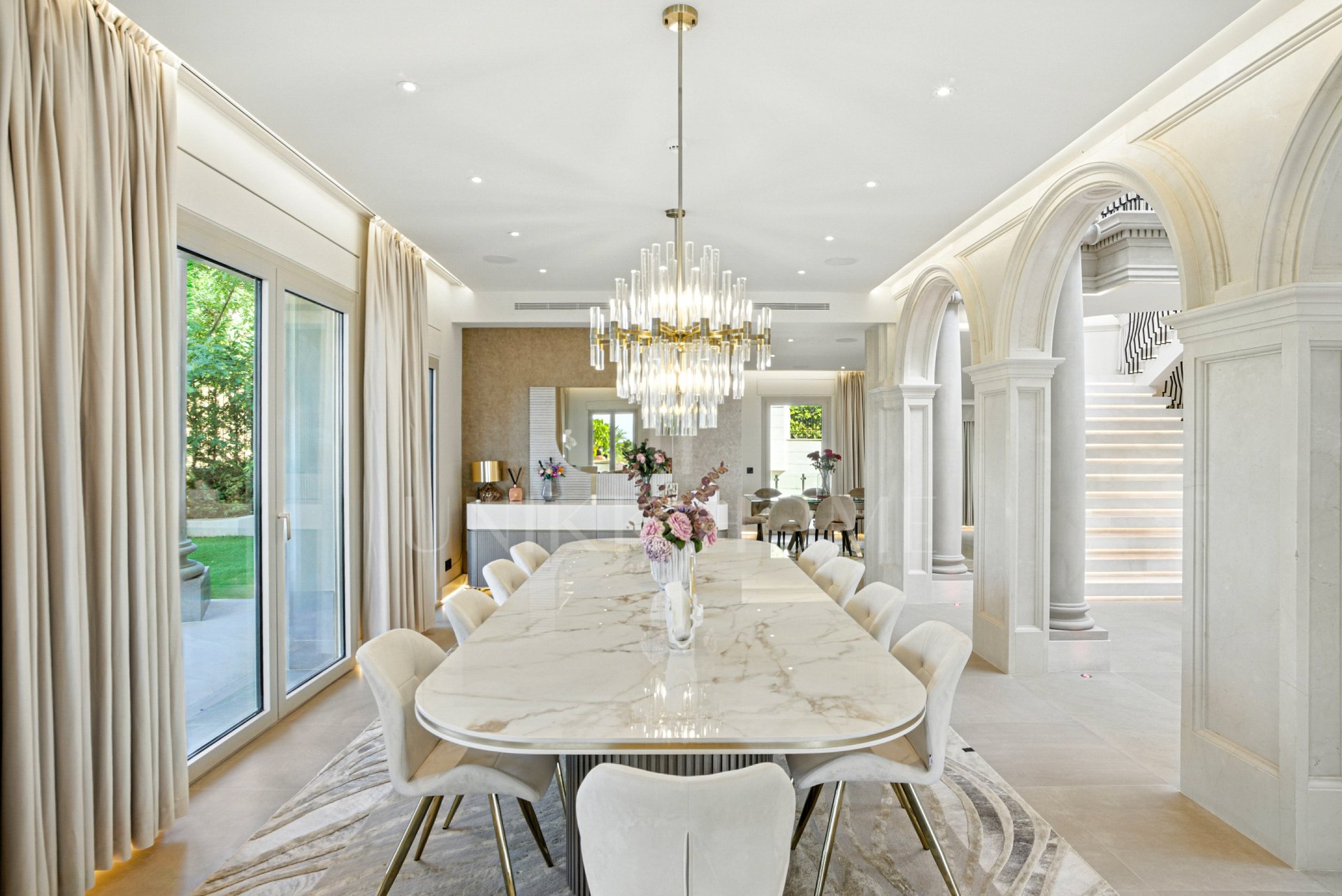 An architecturally unique, south-facing property located in the exclusive gated community of Sierra Blanca on Marbella’s prestigious Golden Mile