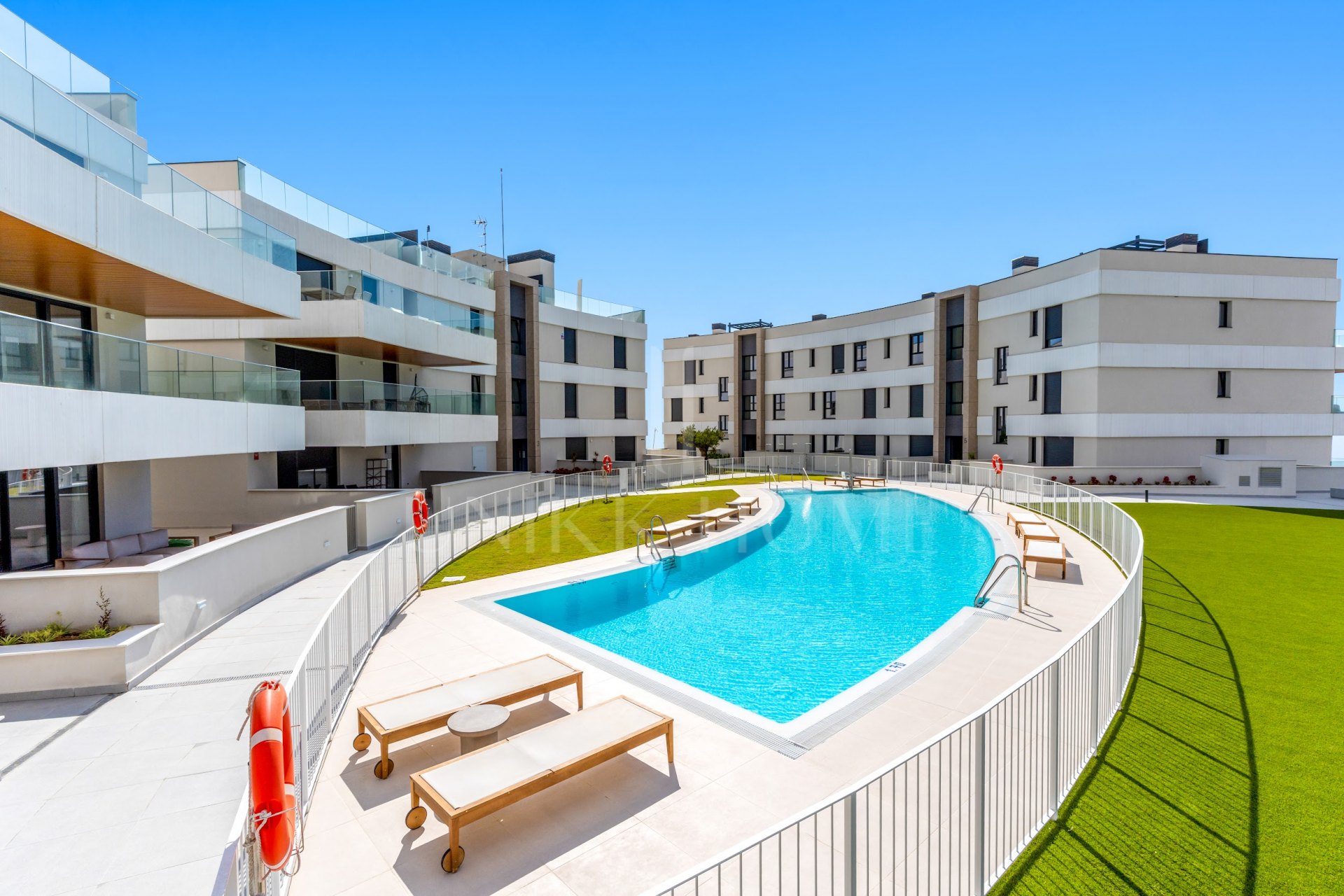 Luxurious south facing, brand new three bedroom elevated ground floor apartment located in Vanian Views, Estepona