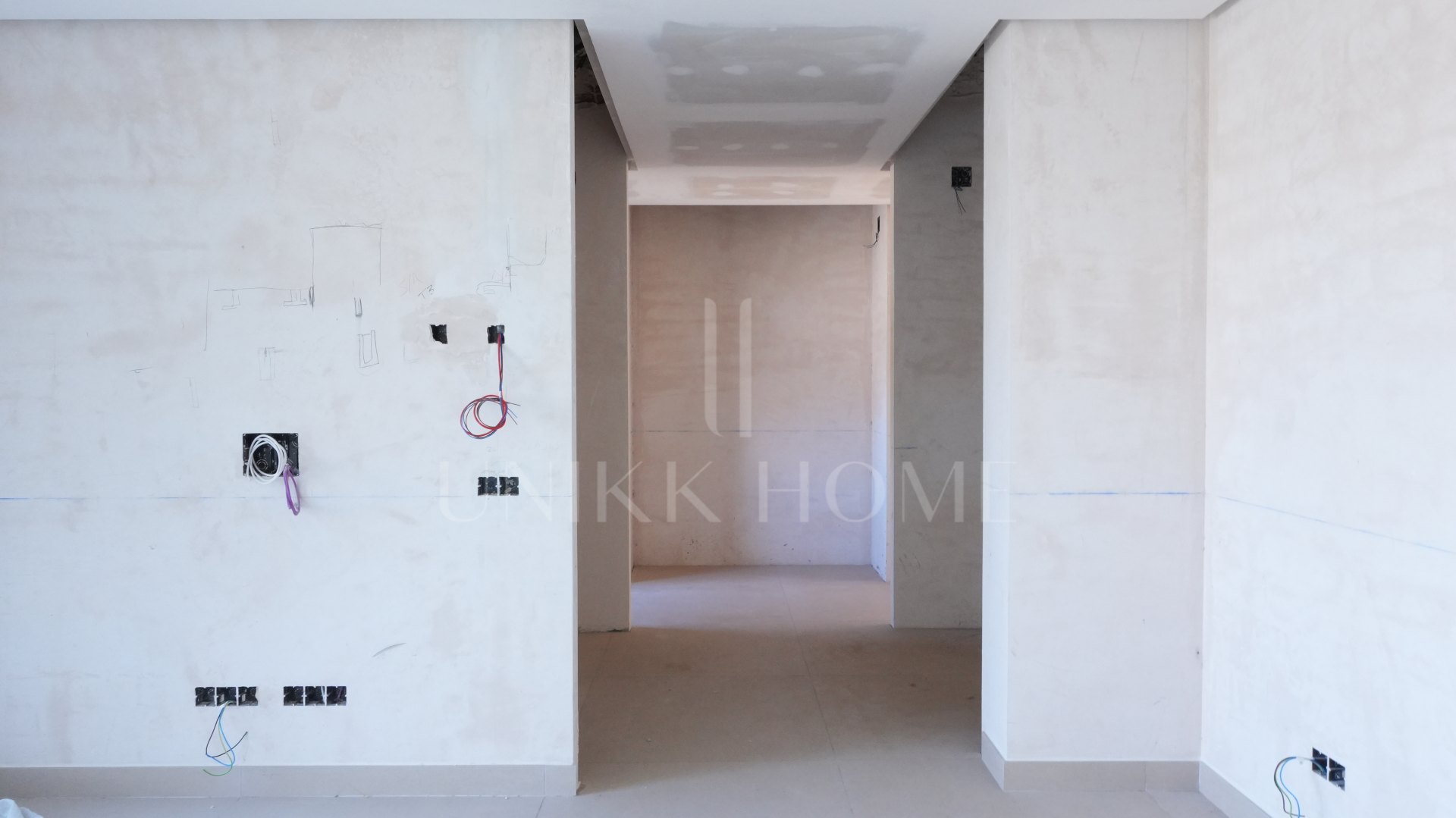 Villa Maya – una magnífica villa moderna de cuatro dormitorios junto a la playa, actualmente en construcción en el custodio de Guadalmina Baja