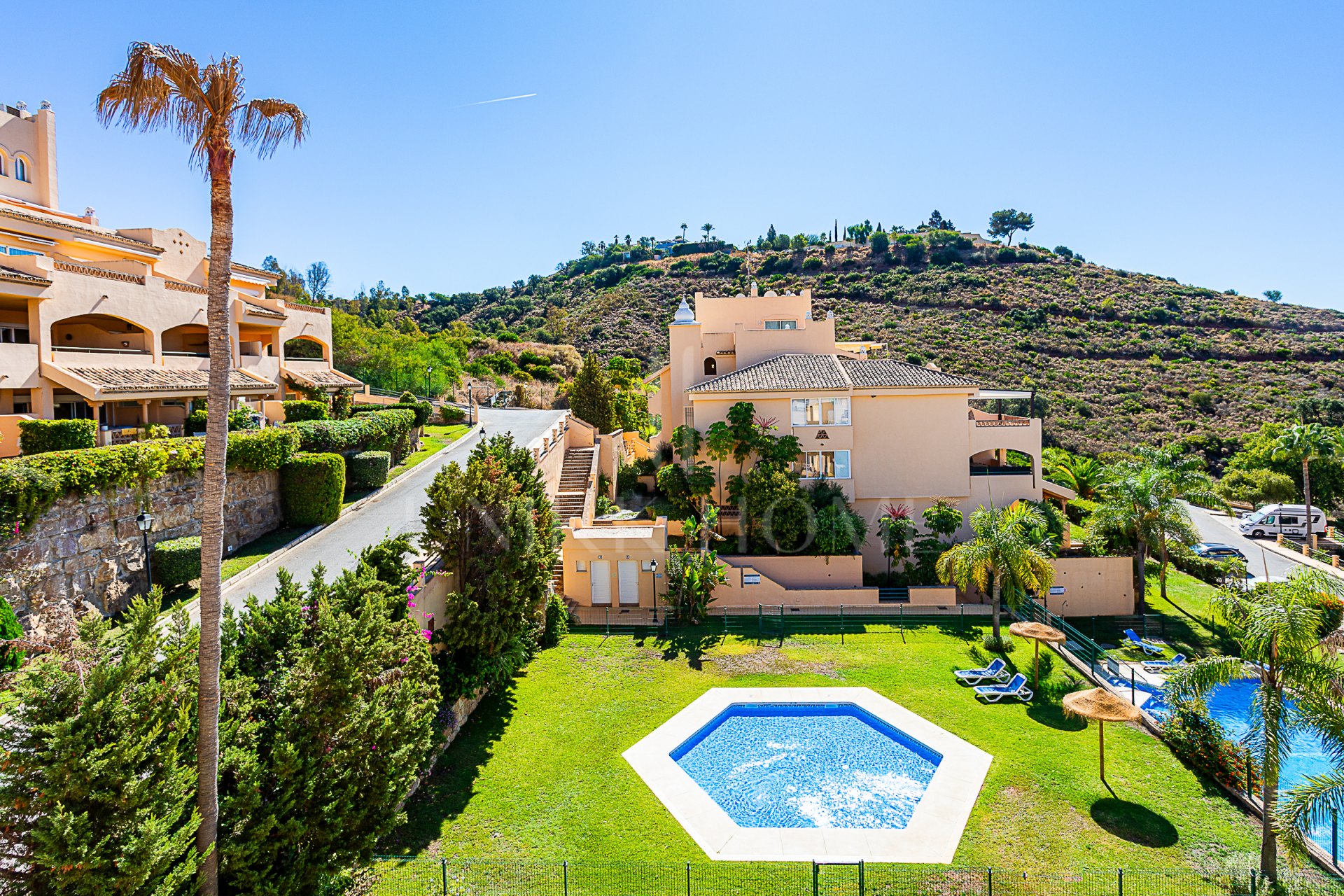 Luxurious, Fully Refurbished Penthouse in Santa María Village, Elviria Exceptional Value: Recently reduced from €745,000!