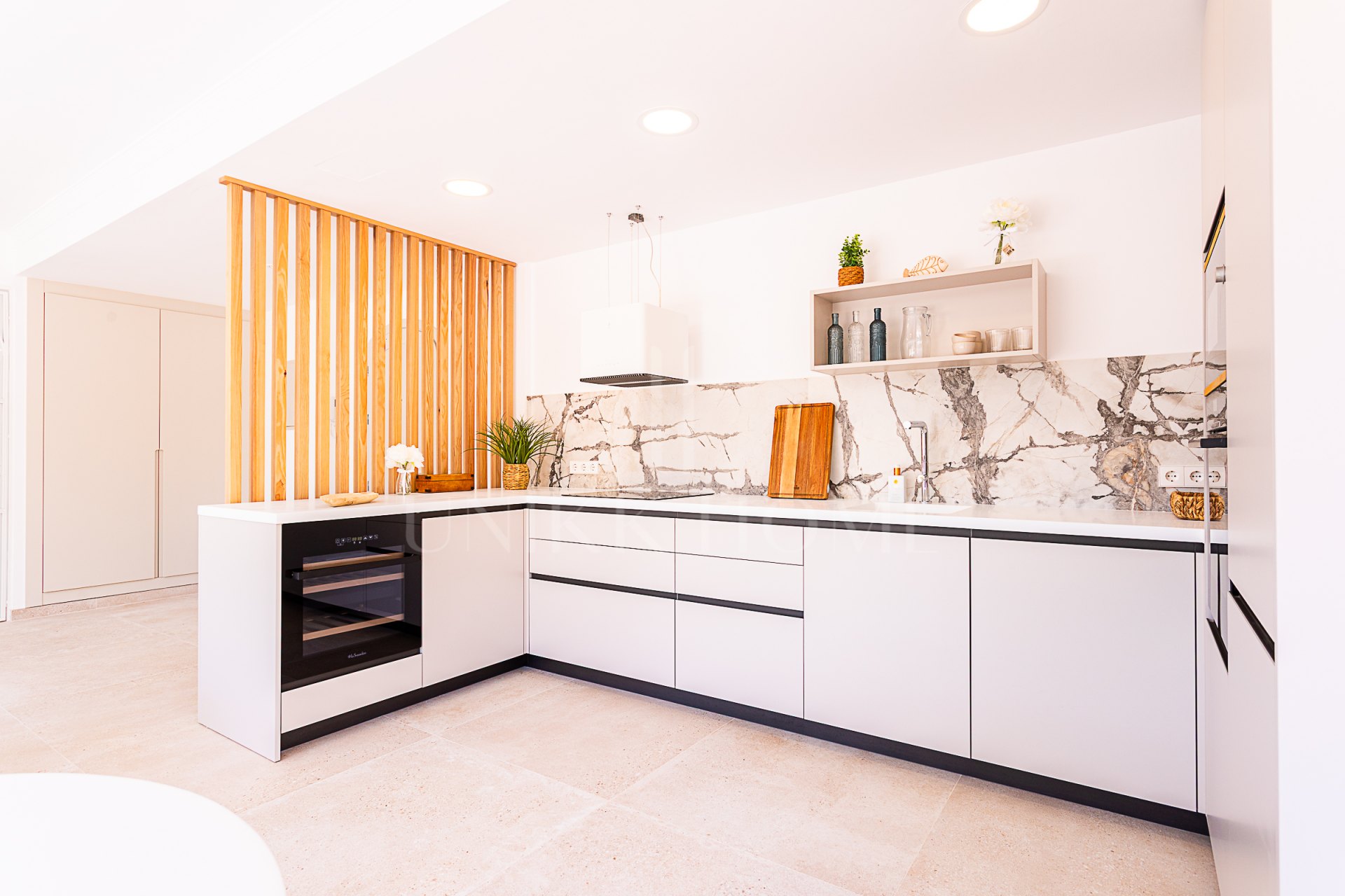 Luxurious, Fully Refurbished Penthouse in Santa María Village, Elviria Exceptional Value: Recently reduced from €745,000!