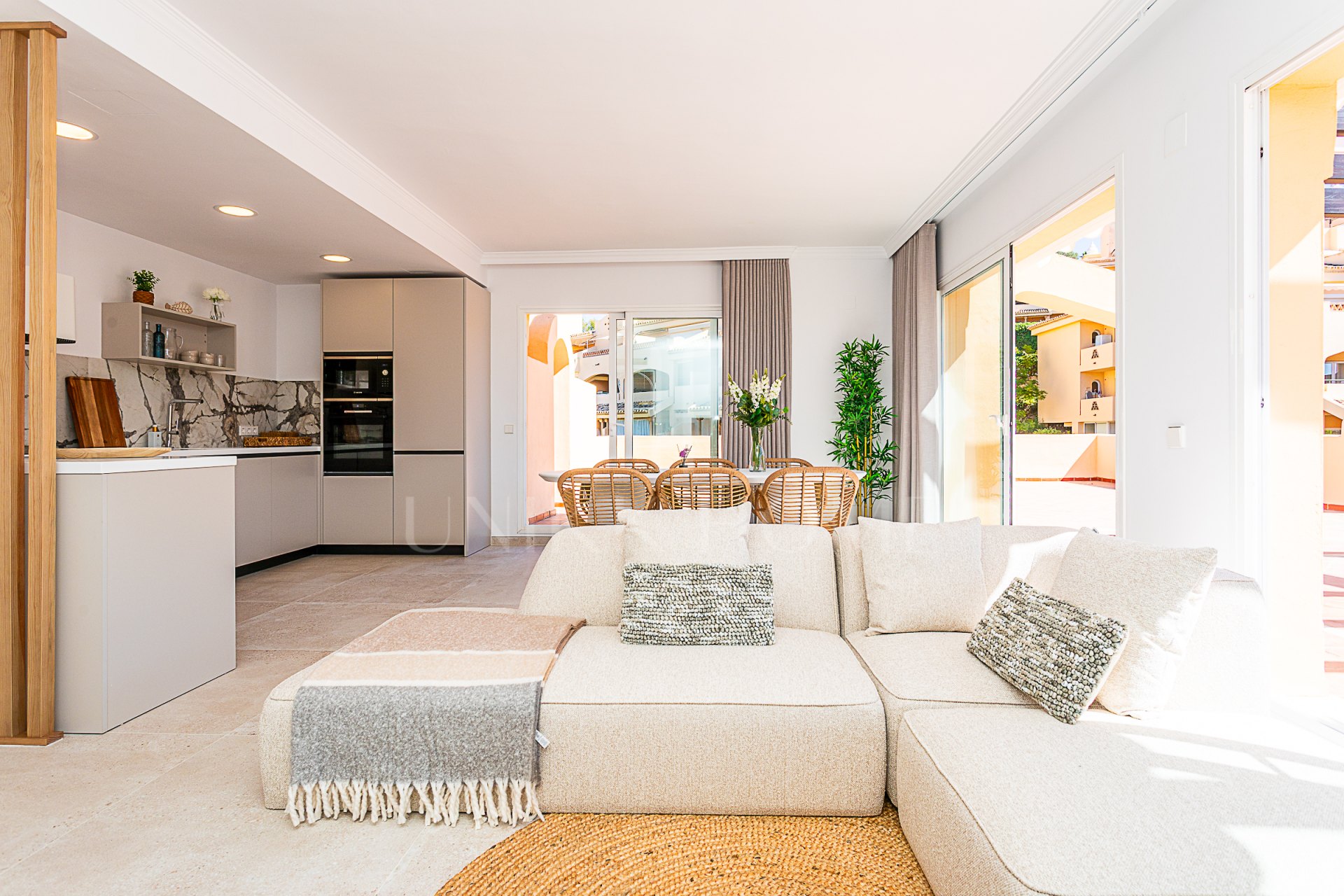 Luxurious, Fully Refurbished Penthouse in Santa María Village, Elviria Exceptional Value: Recently reduced from €745,000!