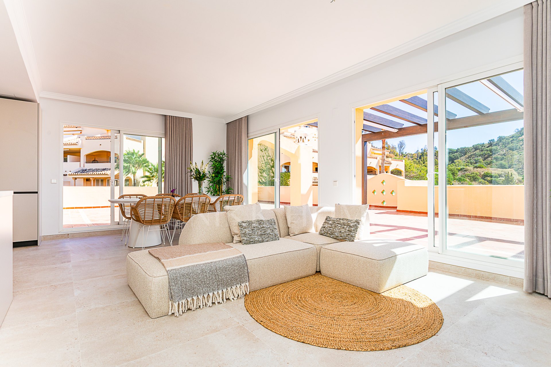 Luxurious, Fully Refurbished Penthouse in Santa María Village, Elviria Exceptional Value: Recently reduced from €745,000!