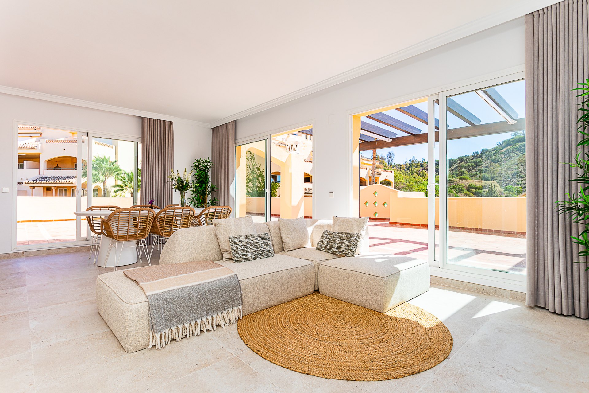 Luxurious, Fully Refurbished Penthouse in Santa María Village, Elviria Exceptional Value: Recently reduced from €745,000!