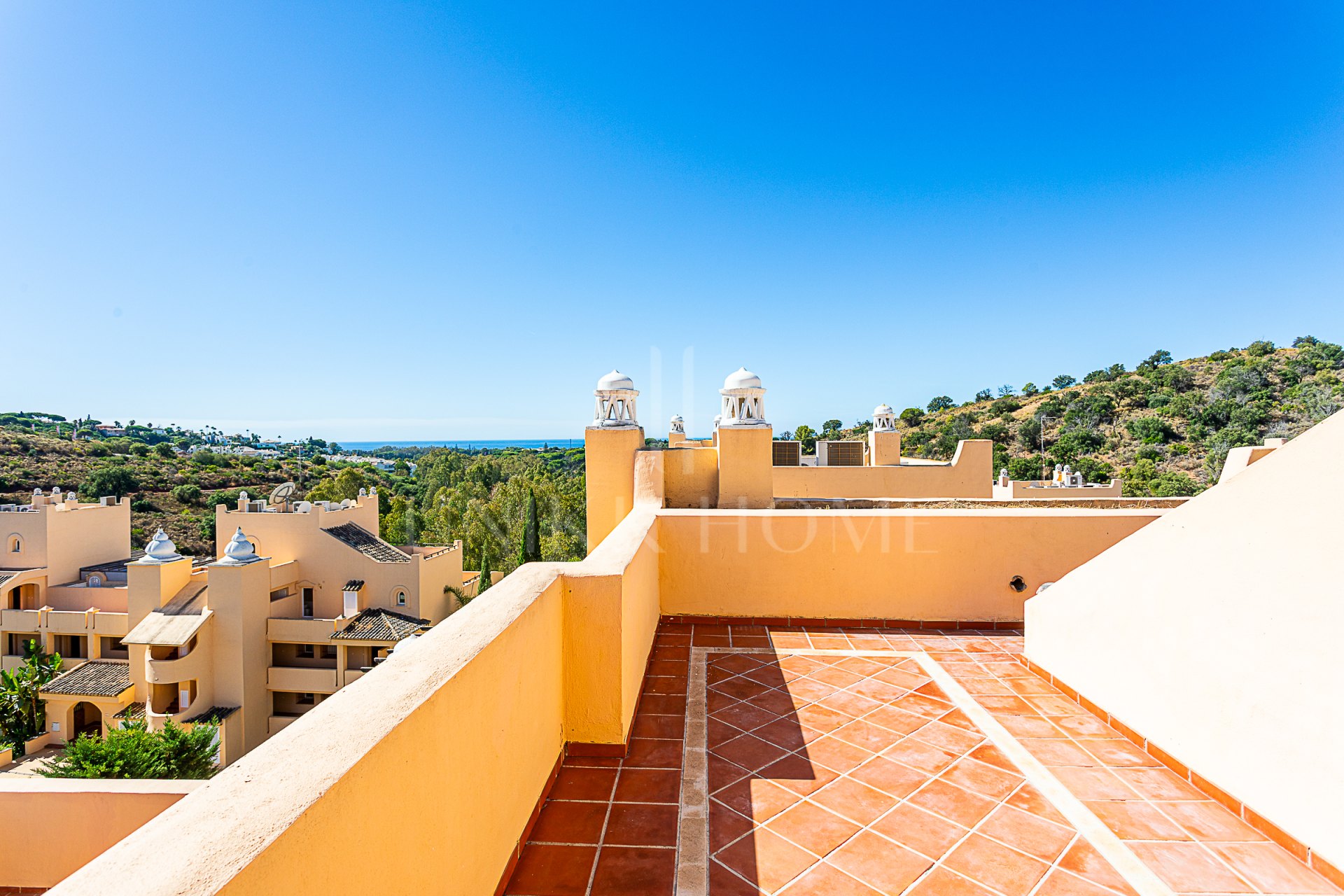 Luxurious, Fully Refurbished Penthouse in Santa María Village, Elviria Exceptional Value: Recently reduced from €745,000!