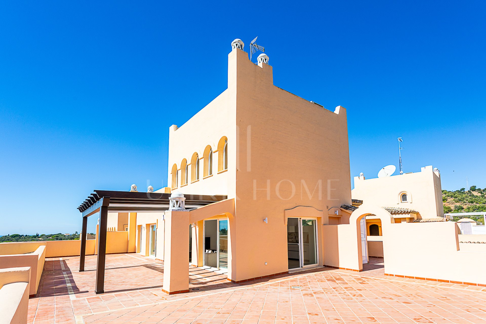 Luxurious, Fully Refurbished Penthouse in Santa María Village, Elviria Exceptional Value: Recently reduced from €745,000!