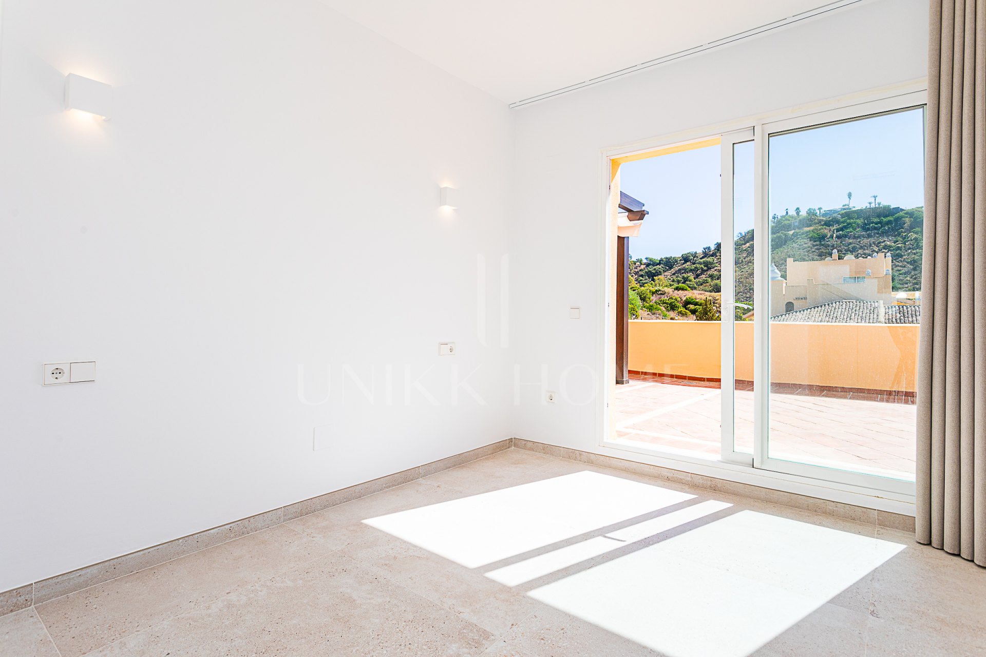 Luxurious, Fully Refurbished Penthouse in Santa María Village, Elviria Exceptional Value: Recently reduced from €745,000!