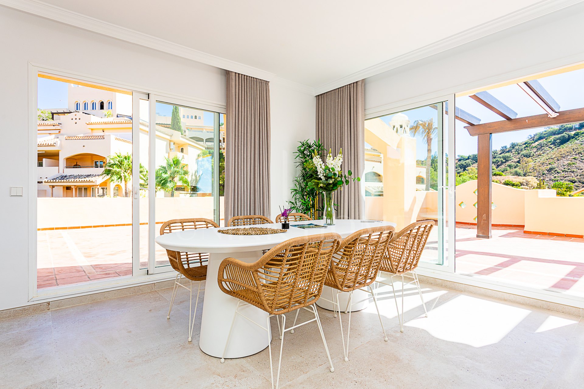 Luxurious, Fully Refurbished Penthouse in Santa María Village, Elviria Exceptional Value: Recently reduced from €745,000!