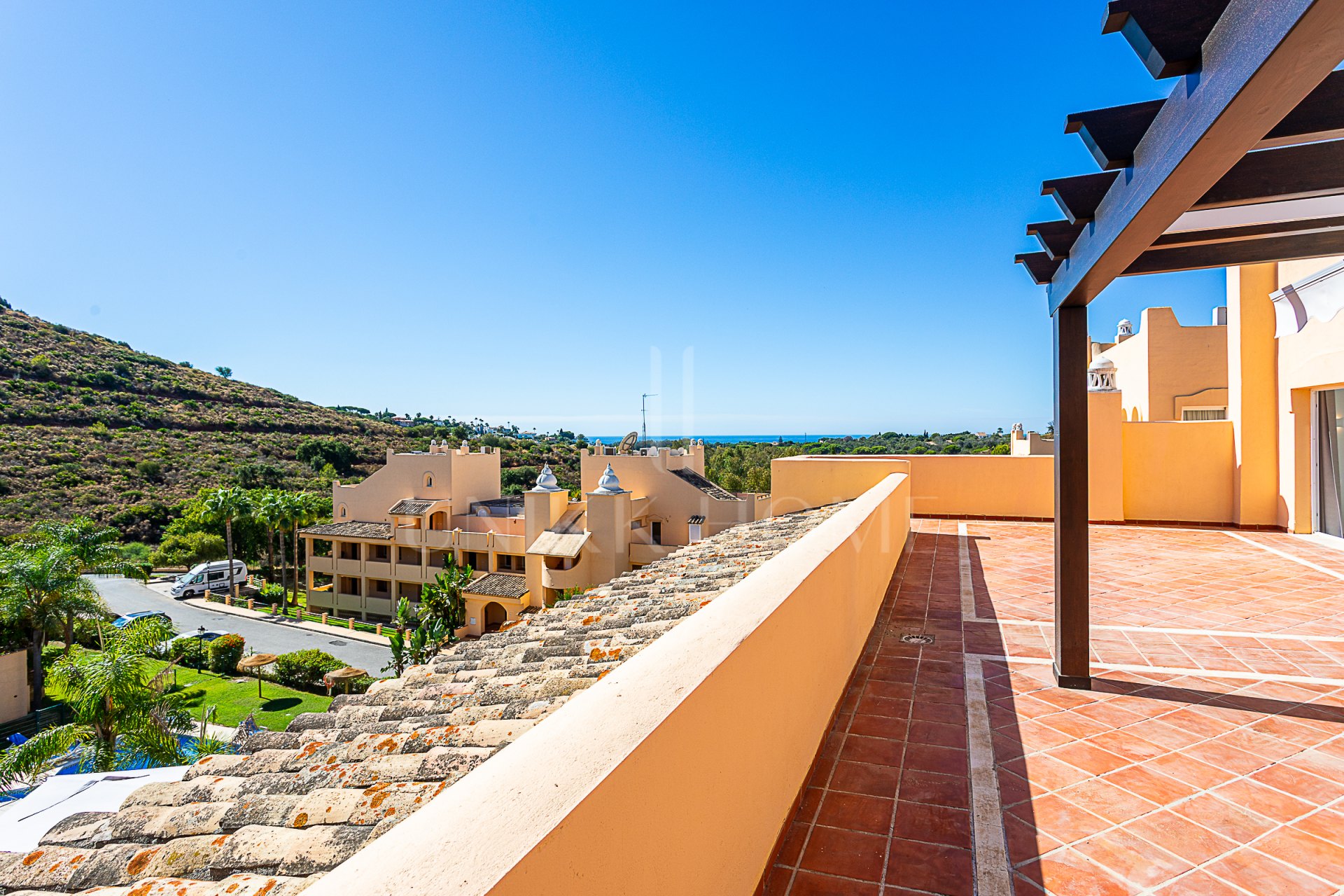 Luxurious, Fully Refurbished Penthouse in Santa María Village, Elviria Exceptional Value: Recently reduced from €745,000!