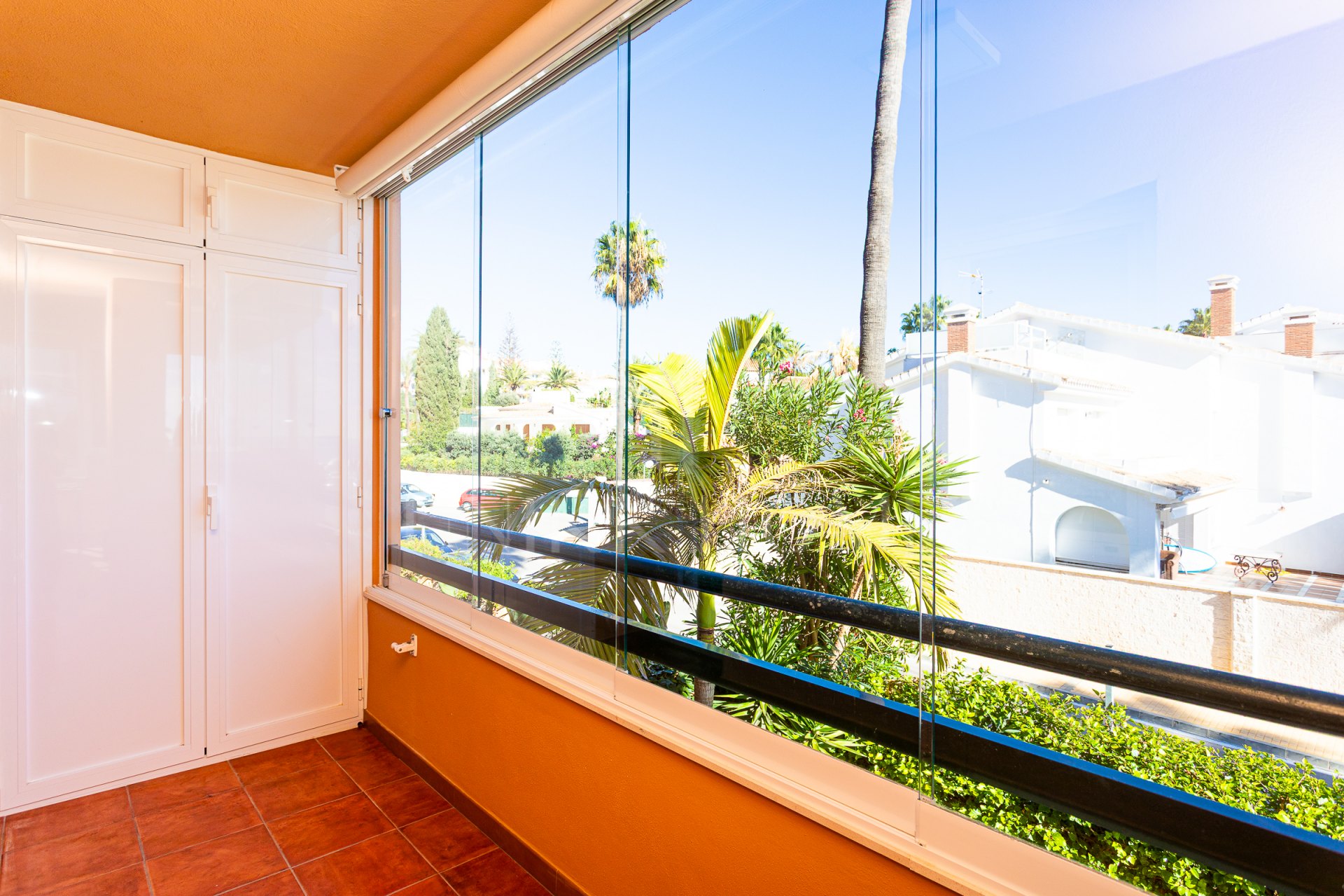 Fantástico Apartamento Esquinero Reformado con Vistas al Mar en Alicate Playa