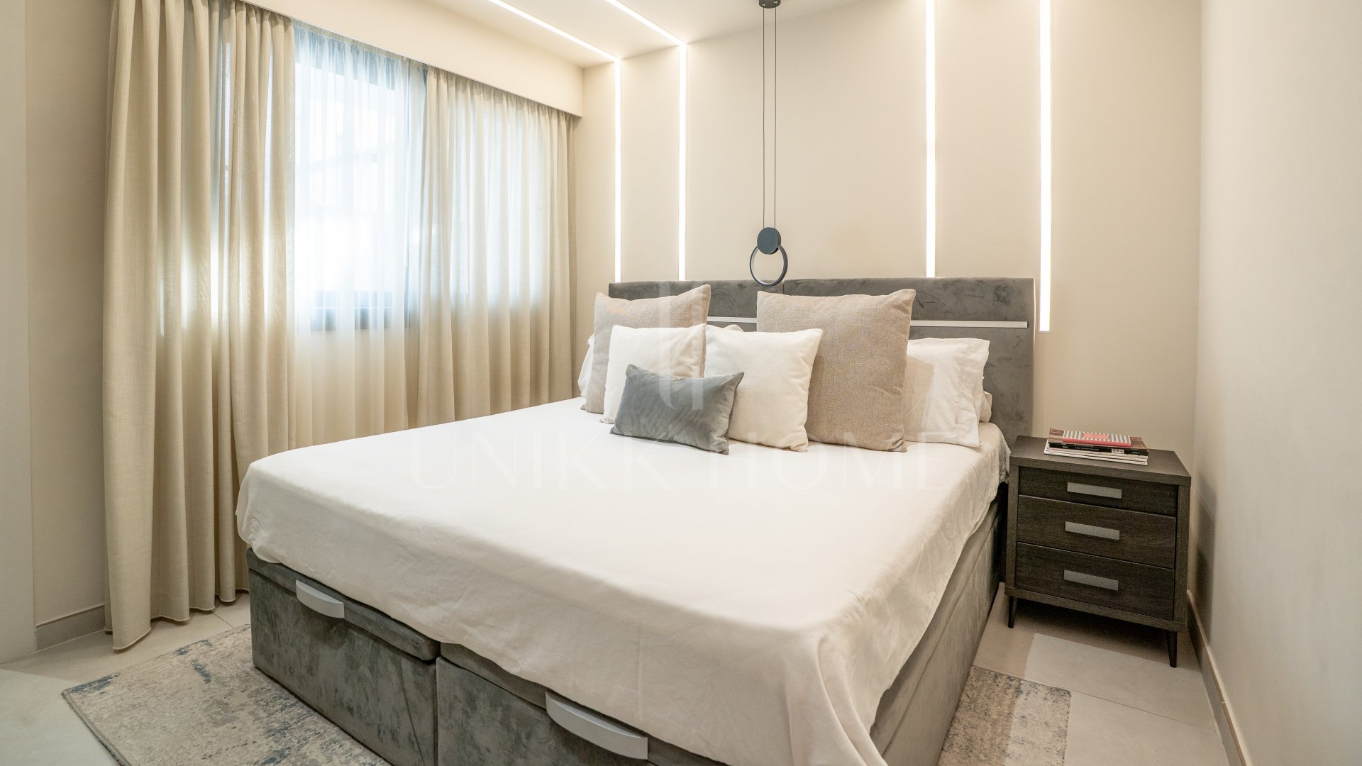 Exquisite Luxury Apartment with Expansive Terrace and Smart Home Features