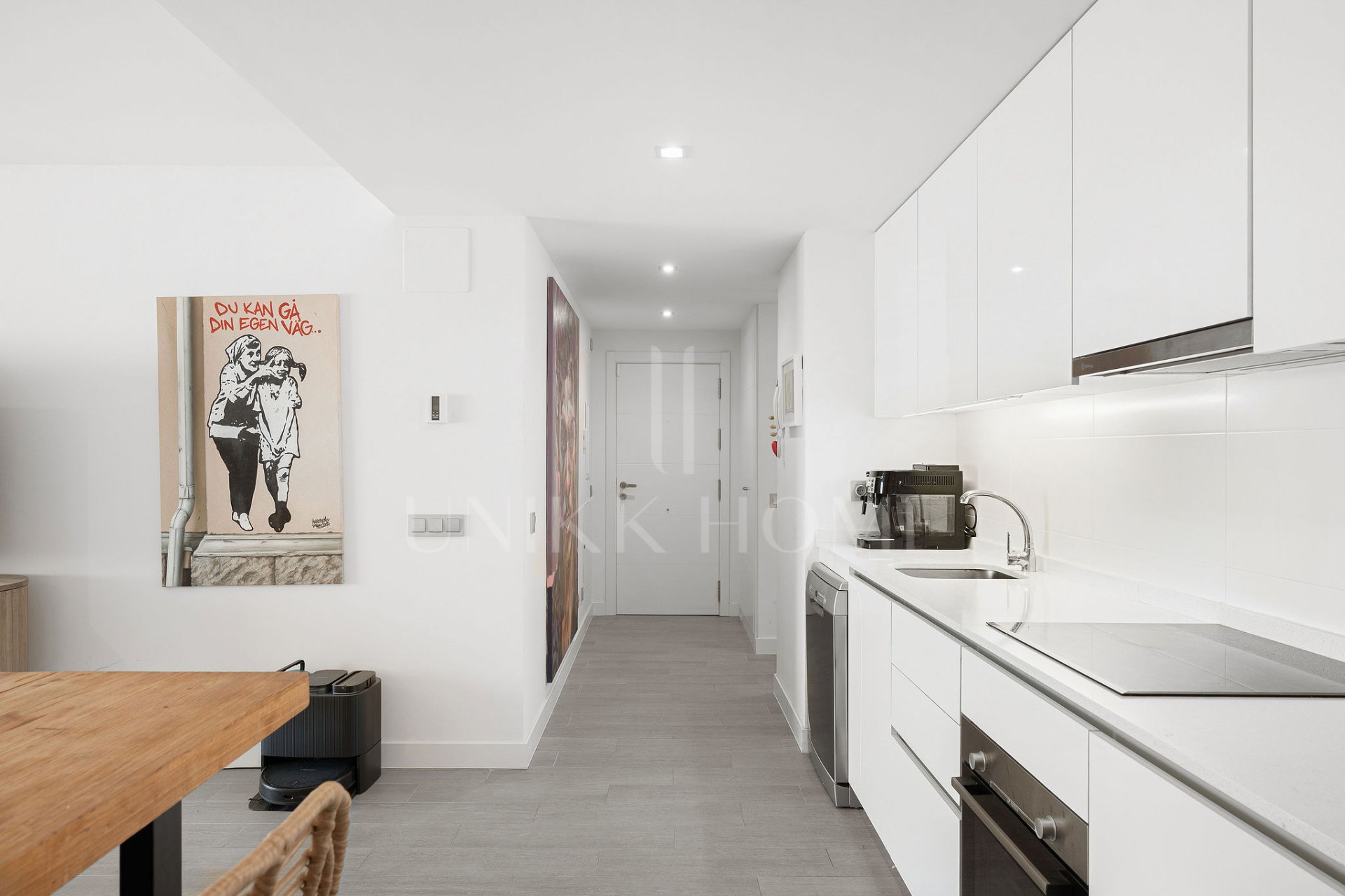 Welcome to this modern 3 bedroom apartment in the heart of Benalmádena Pueblo!