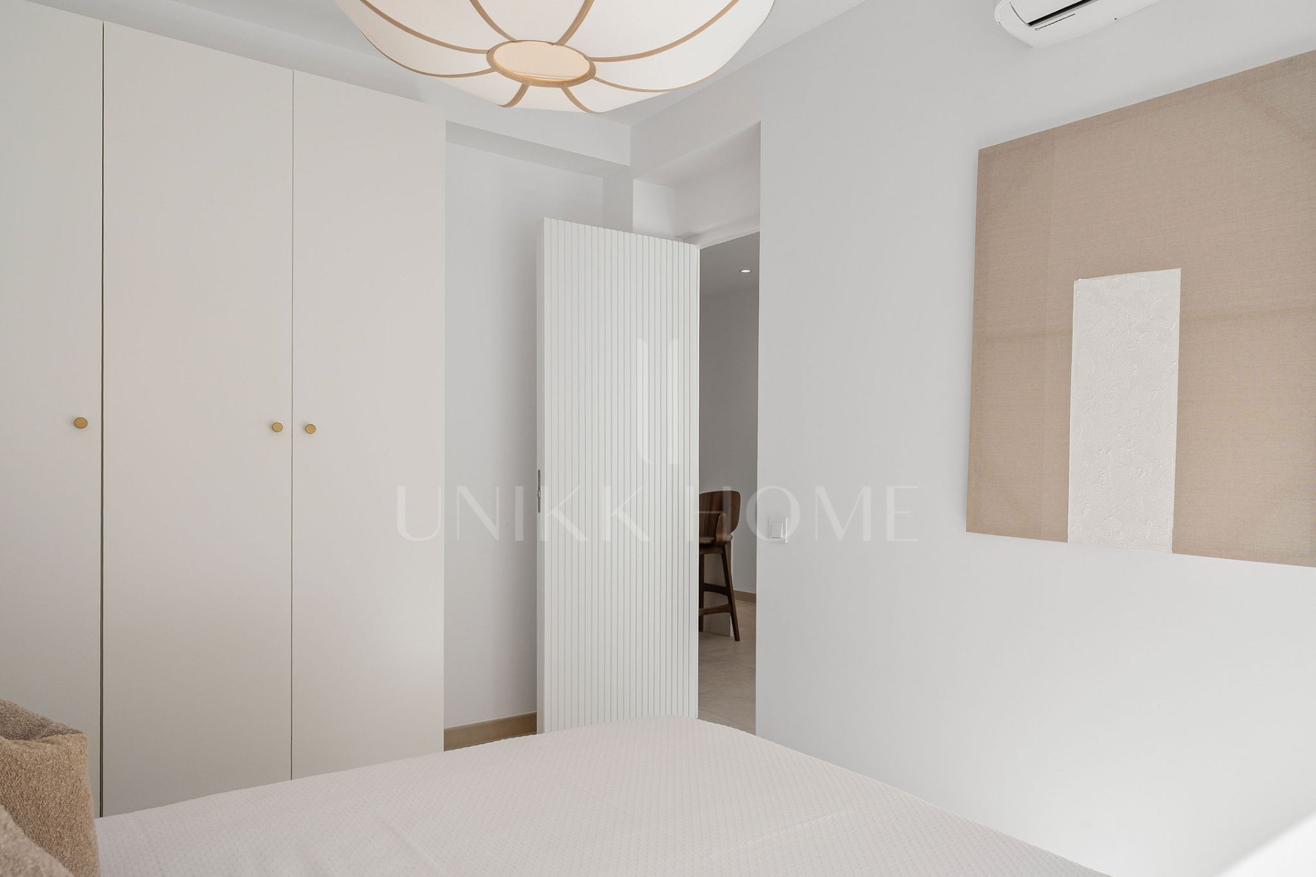 Welcome to this totally renovated 2 bedroom apartment in Málaga Centre!