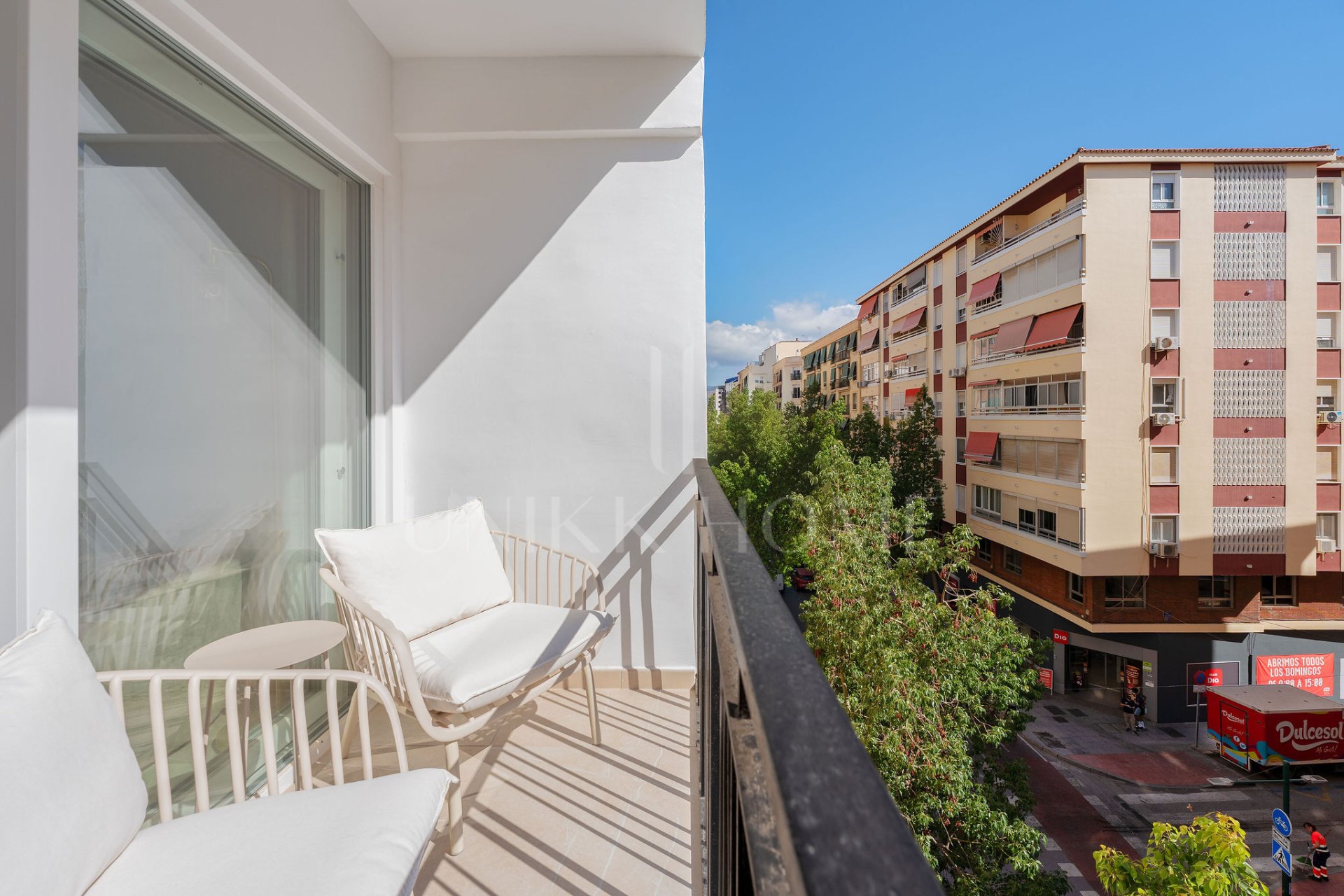 Welcome to this totally renovated 2 bedroom apartment in Málaga Centre!