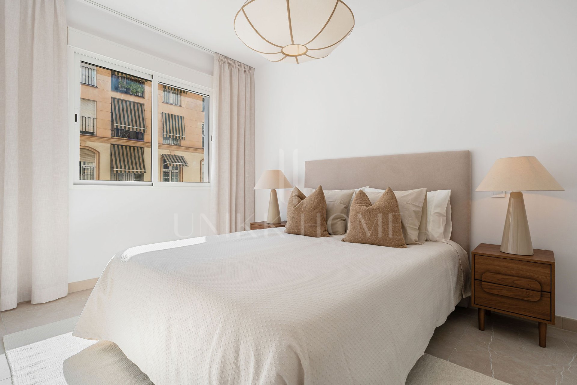 Welcome to this totally renovated 2 bedroom apartment in Málaga Centre!