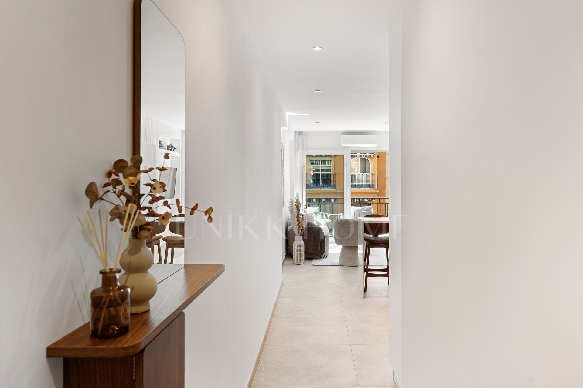 Welcome to this totally renovated 2 bedroom apartment in Málaga Centre!