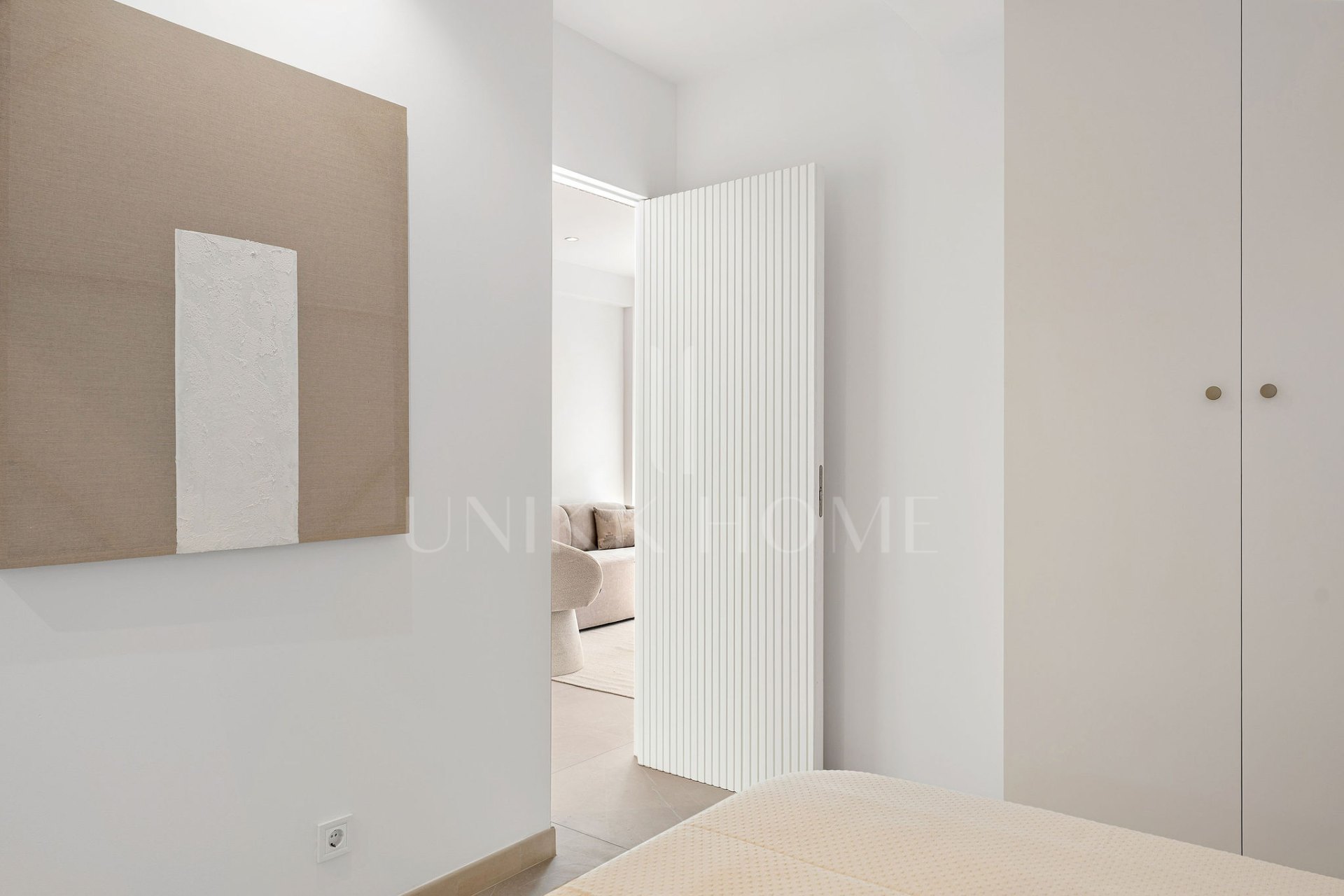 Welcome to this totally renovated 2 bedroom apartment in Málaga Centre!
