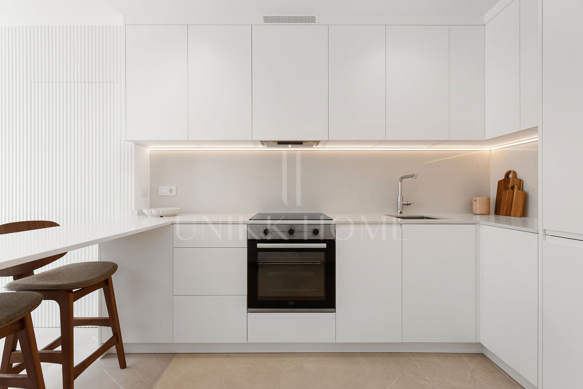Welcome to this totally renovated 2 bedroom apartment in Málaga Centre!