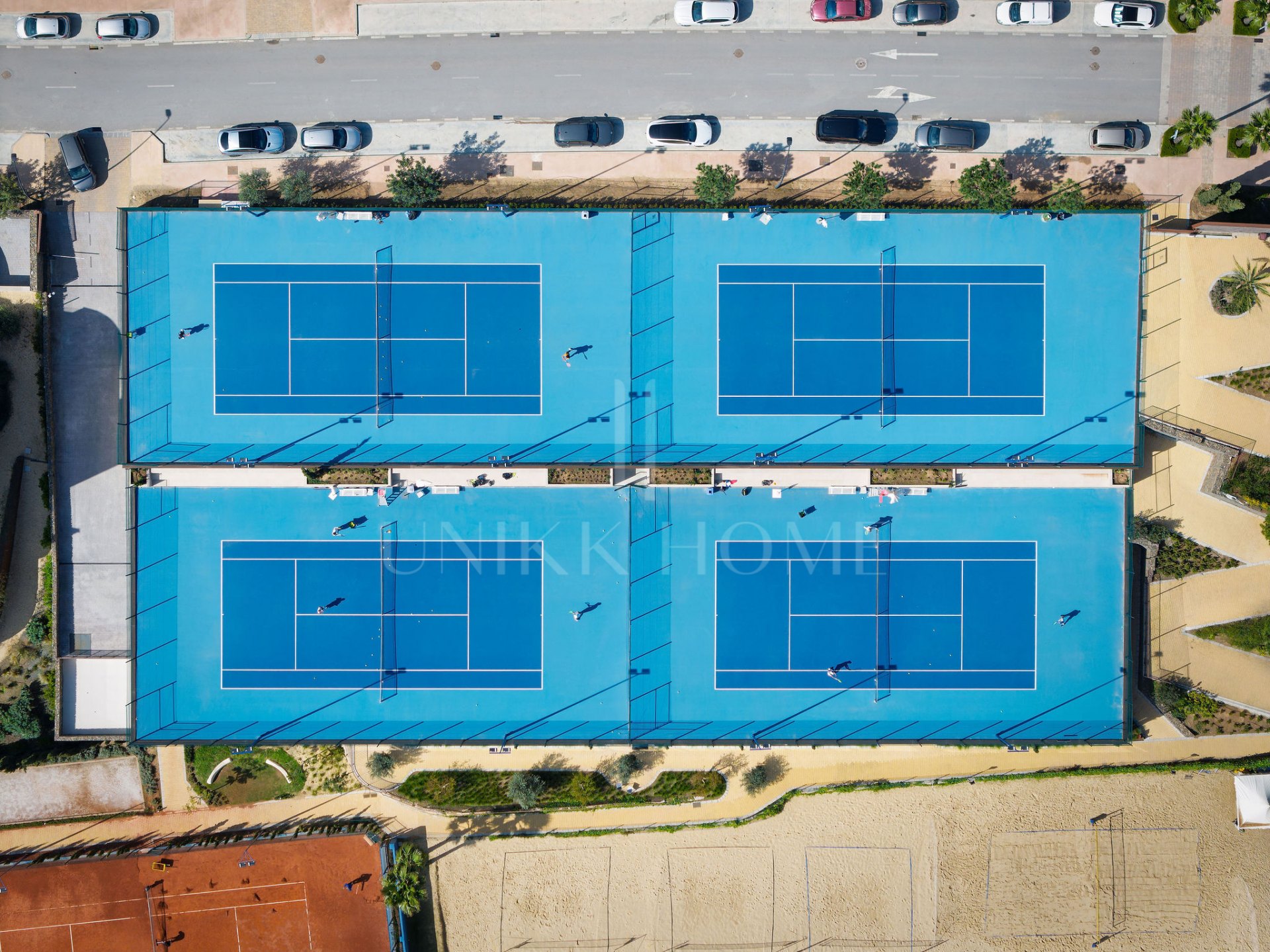 Experiencia refinada vida costera en este nuevo apartamento de lujo ubicado dentro del prestigioso Higuerón Resort.