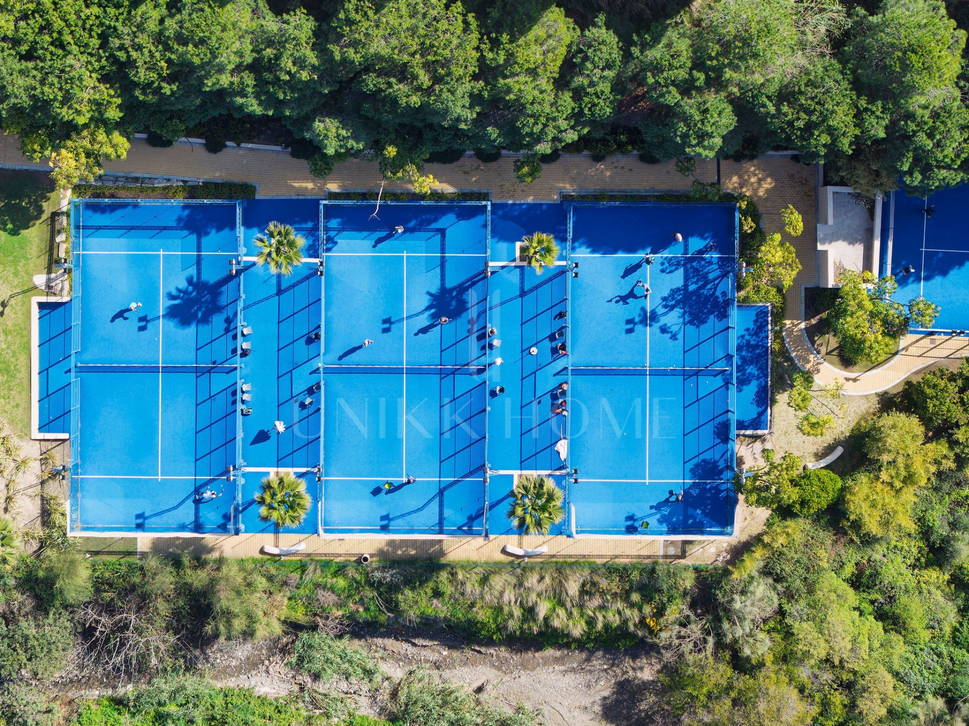 Experiencia refinada vida costera en este nuevo apartamento de lujo ubicado dentro del prestigioso Higuerón Resort.