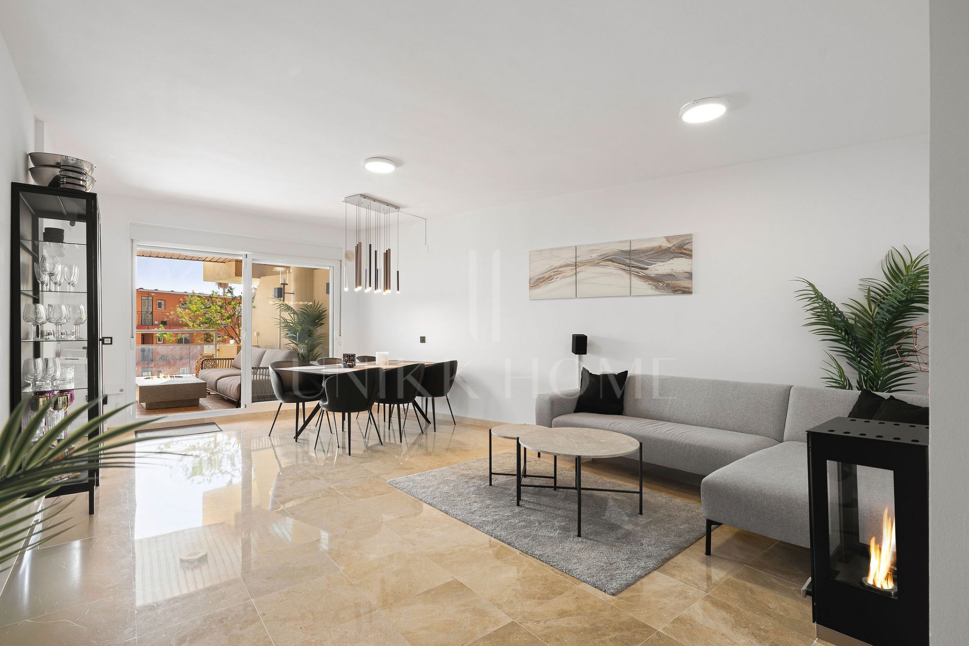 Welcome to this apartment in Torreblanca - situated just 200 meters from the beach!